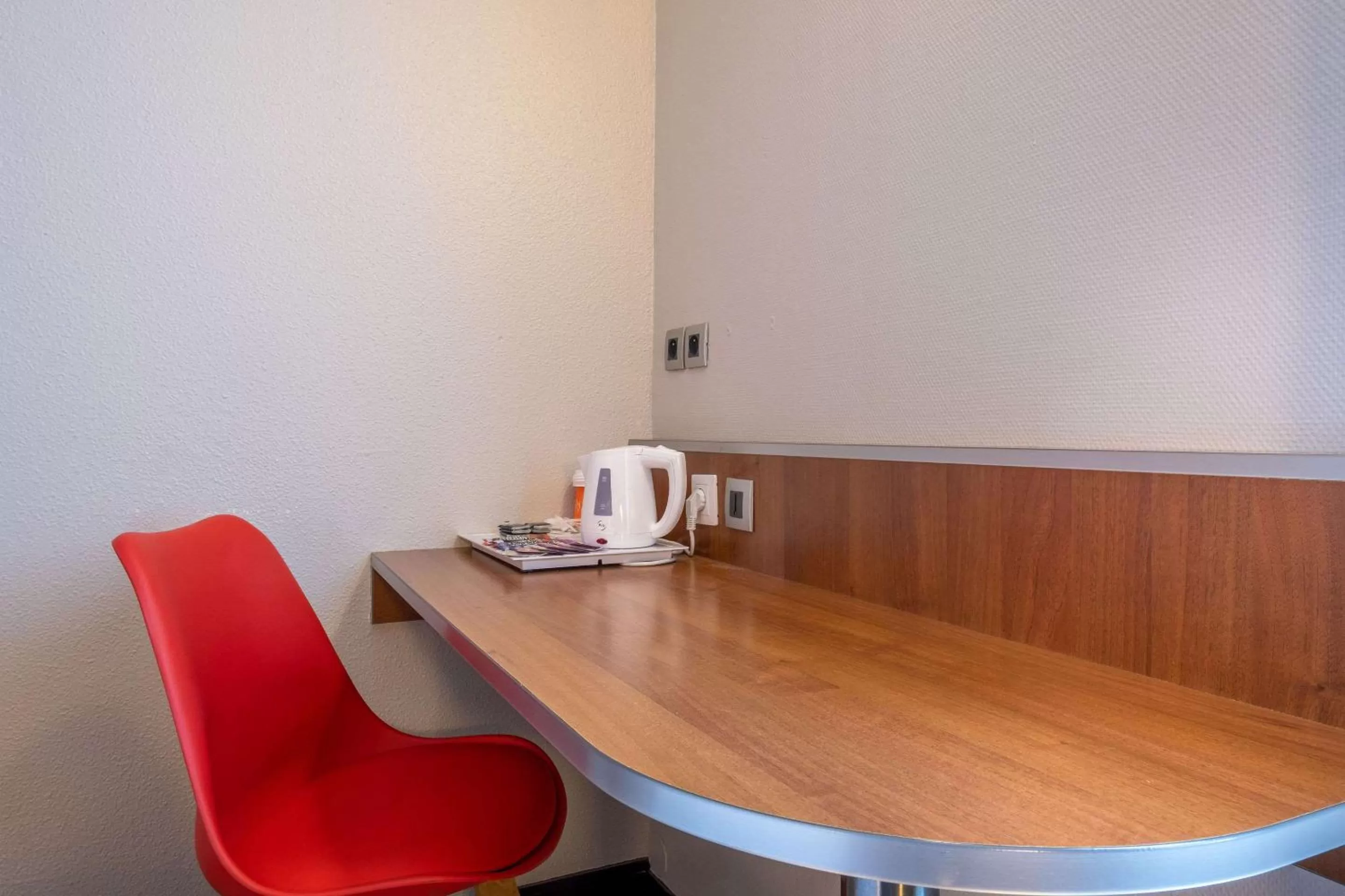 Photo of the whole room in Comfort Hotel Linas - Montlhery