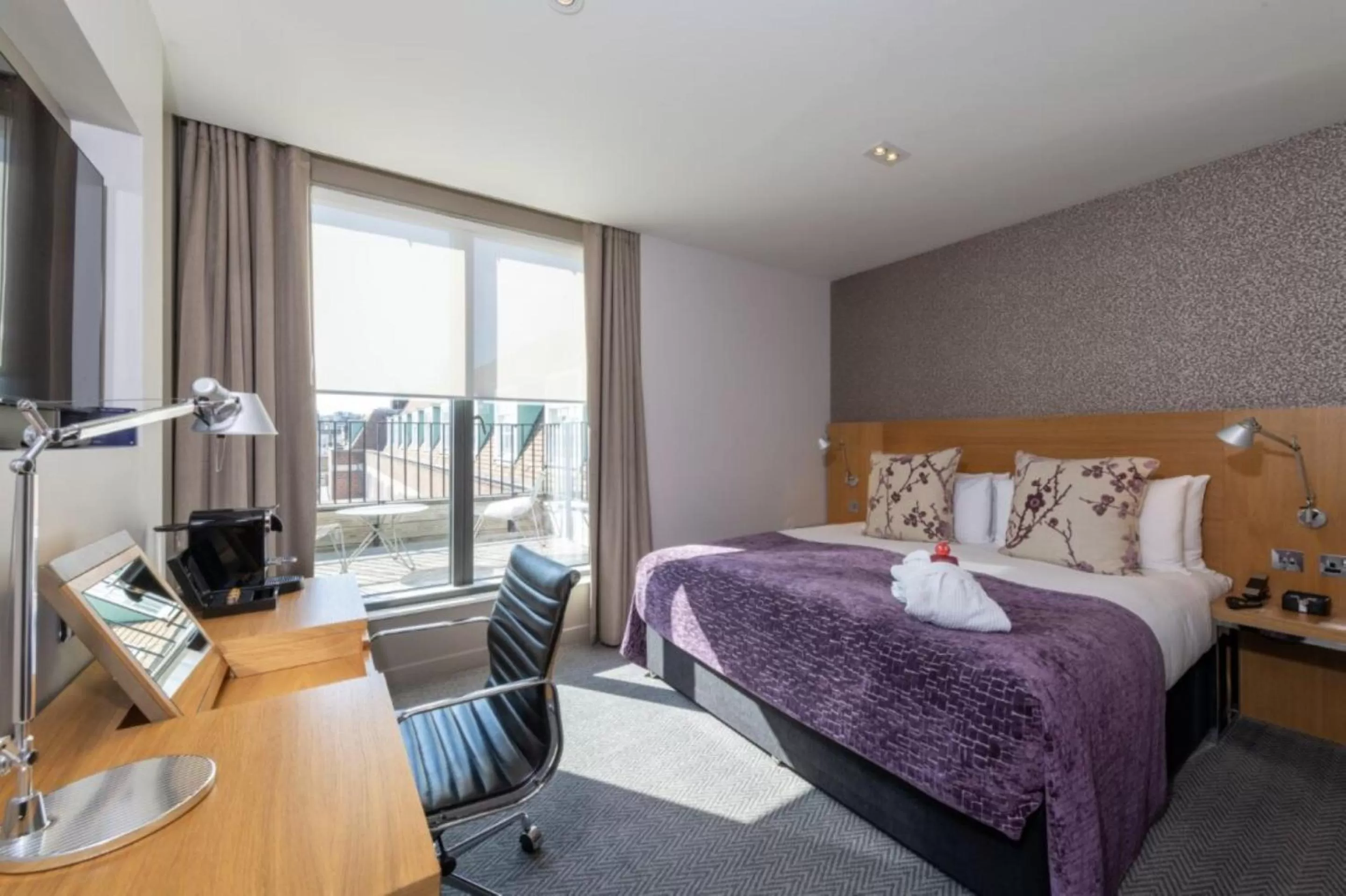 Bed in Apex Temple Court Hotel