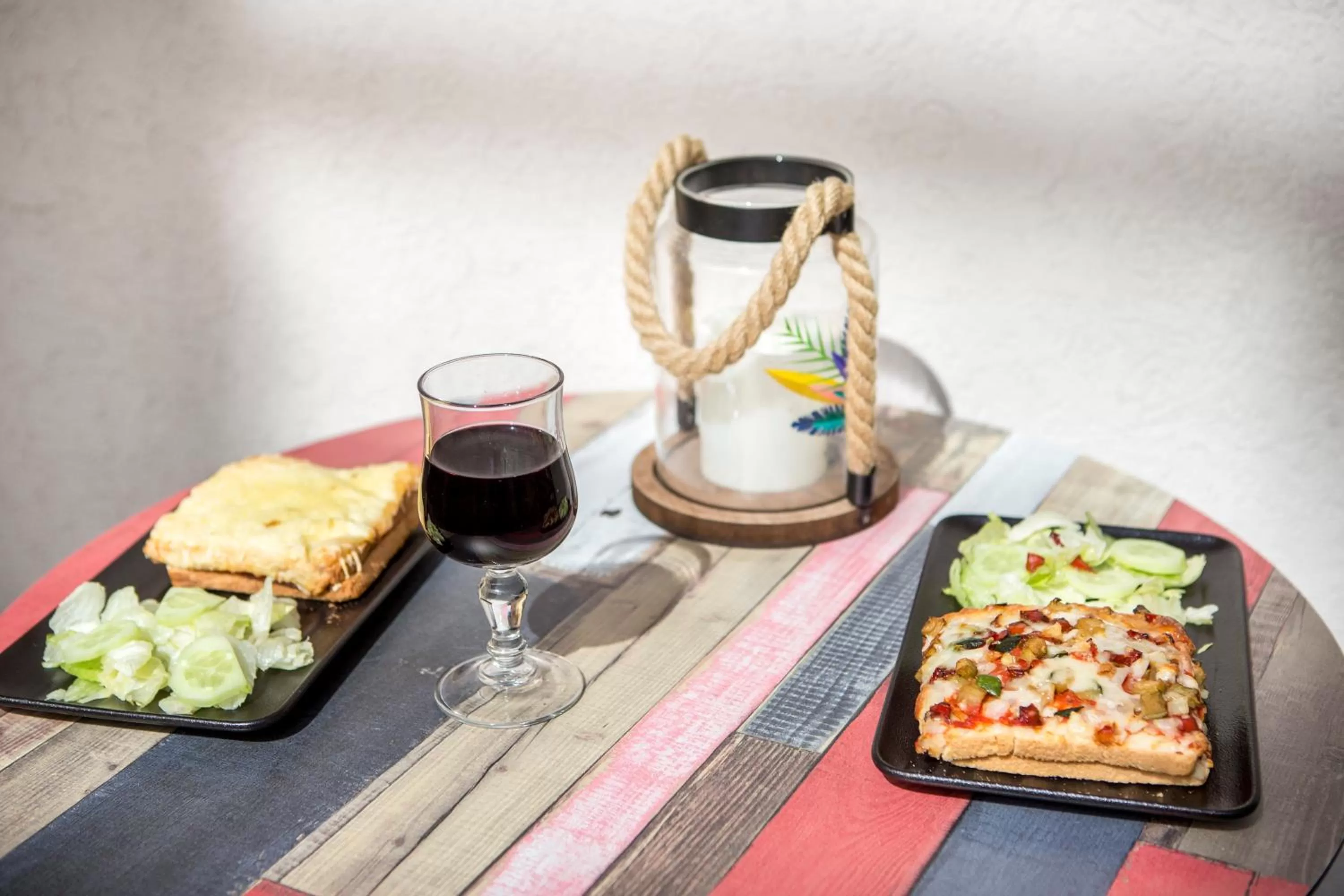 Food and drinks in HOTEL DE PARIS MONTPARNASSE