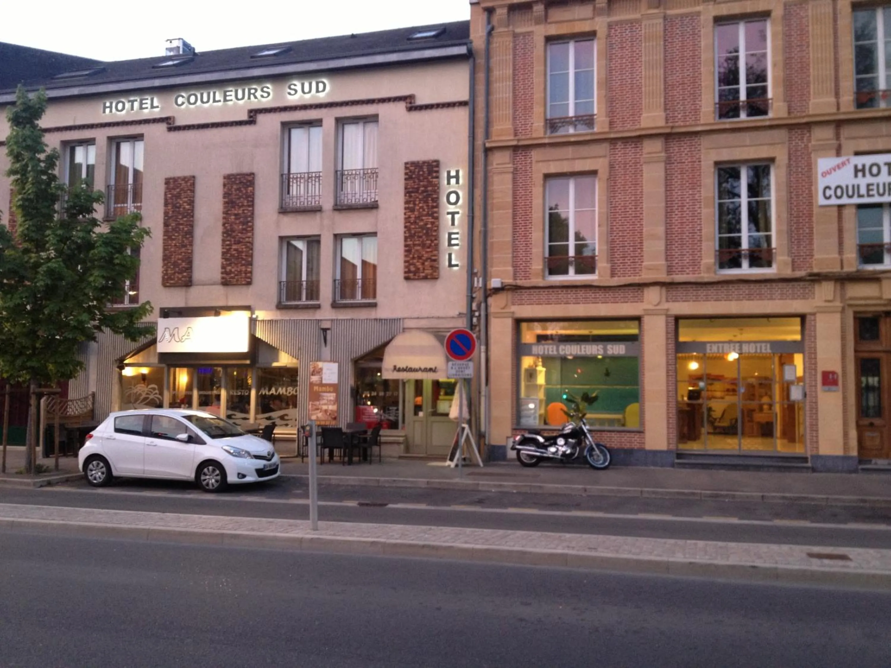 Facade/entrance in Hotel Couleurs Sud Centre-ville Gare Charleville-Mézières