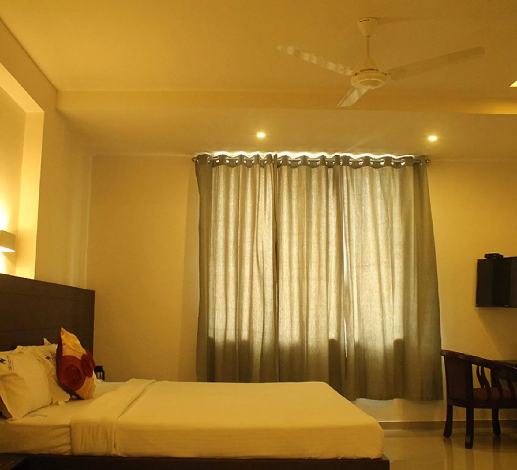 Bedroom, Bed in Nalanda Inn