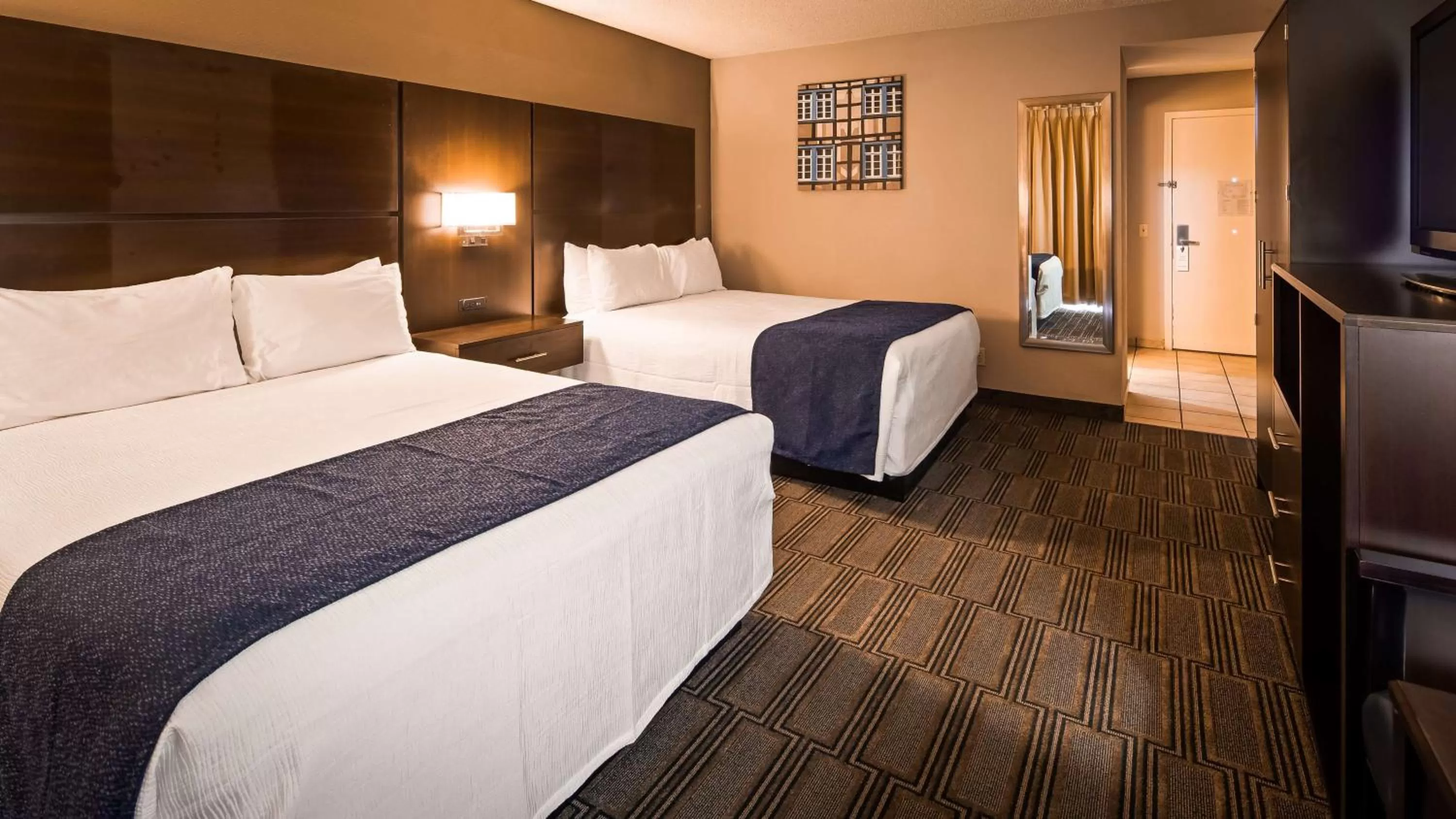 Photo of the whole room, Bed in Best Western Andersen's Inn