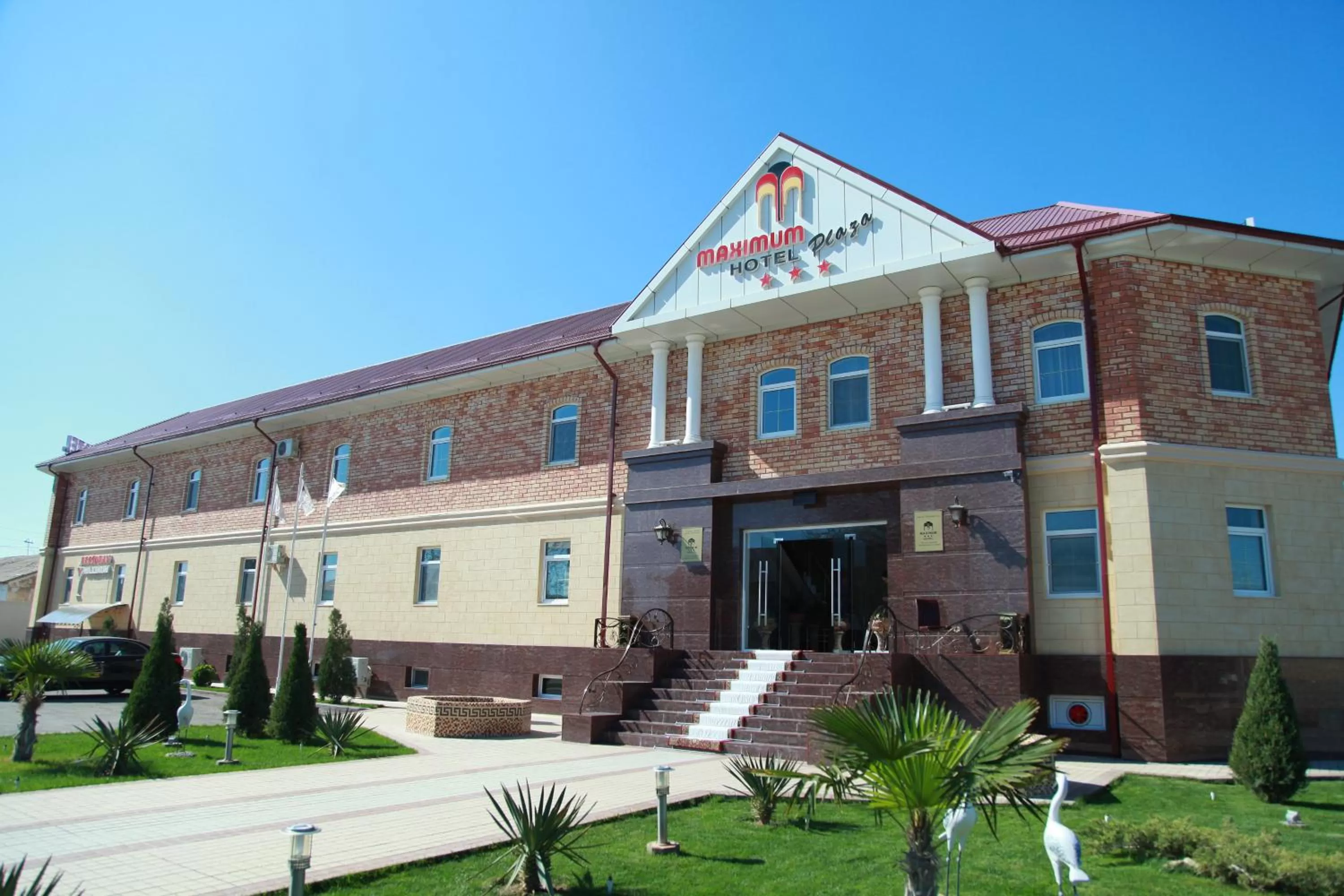 Property Building in Maximum Hotel