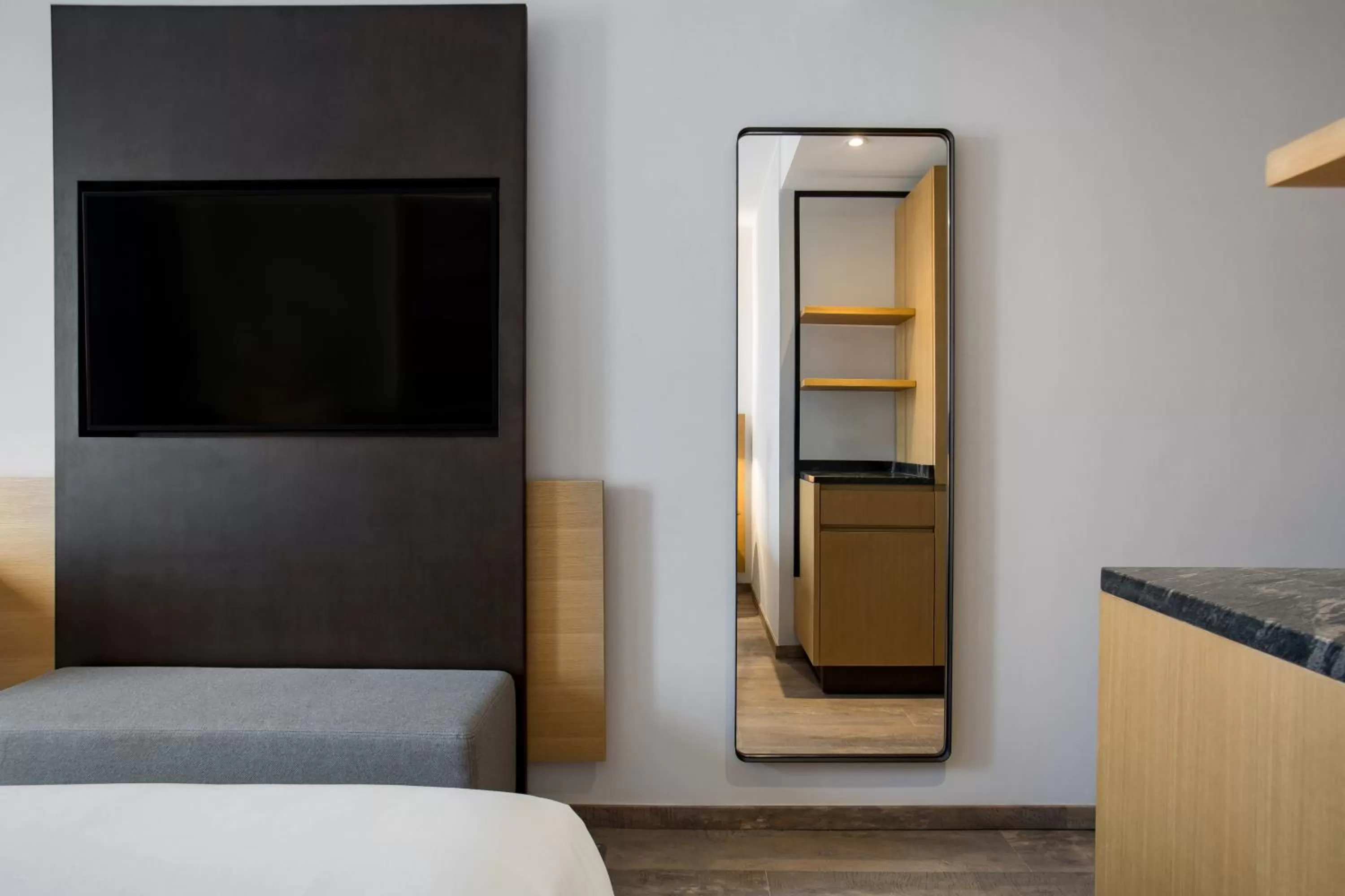 Bedroom, Bed in Radisson Blu Hotel Antananarivo Waterfront