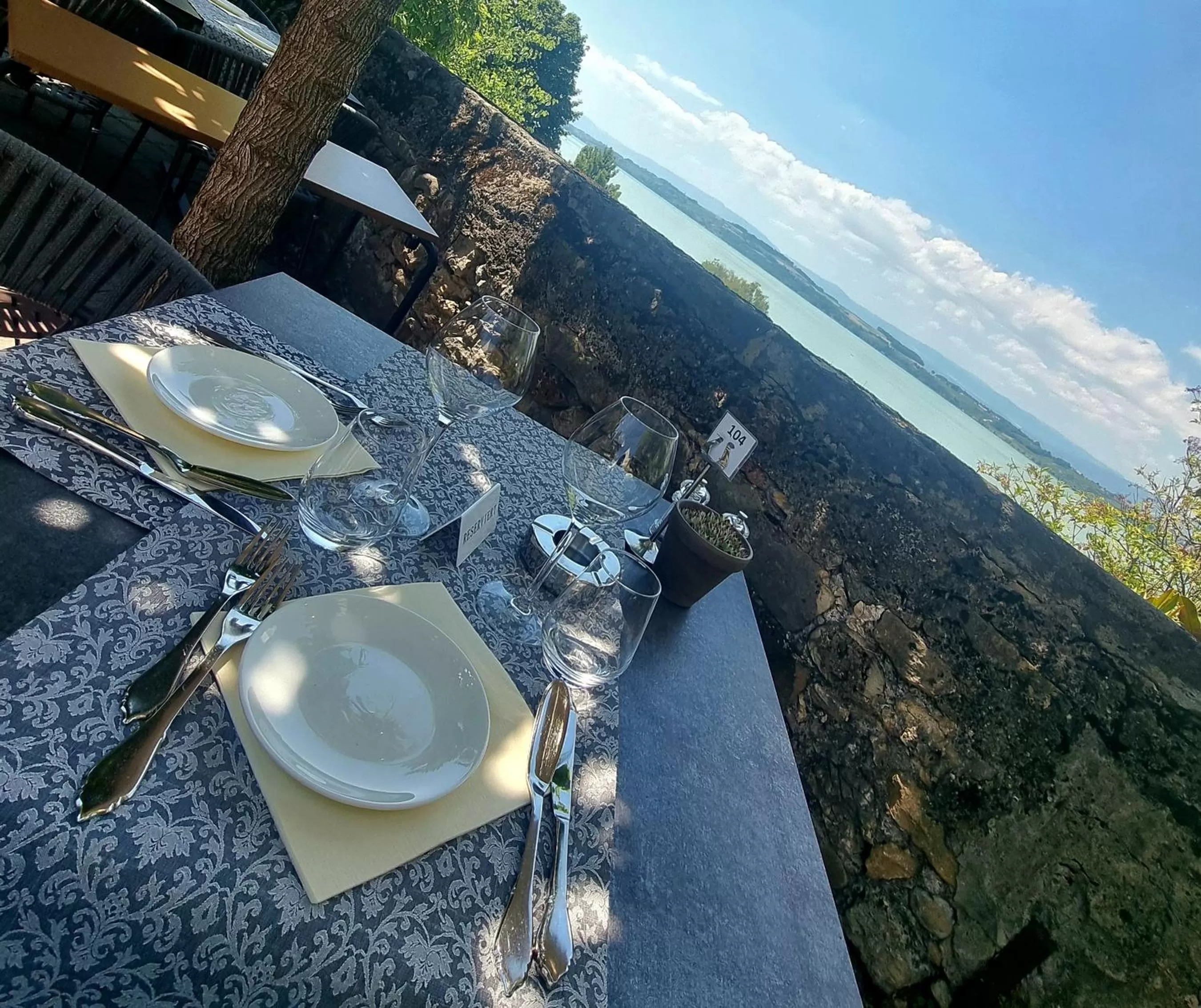 Restaurant/places to eat in Hotel Murtenhof & Krone