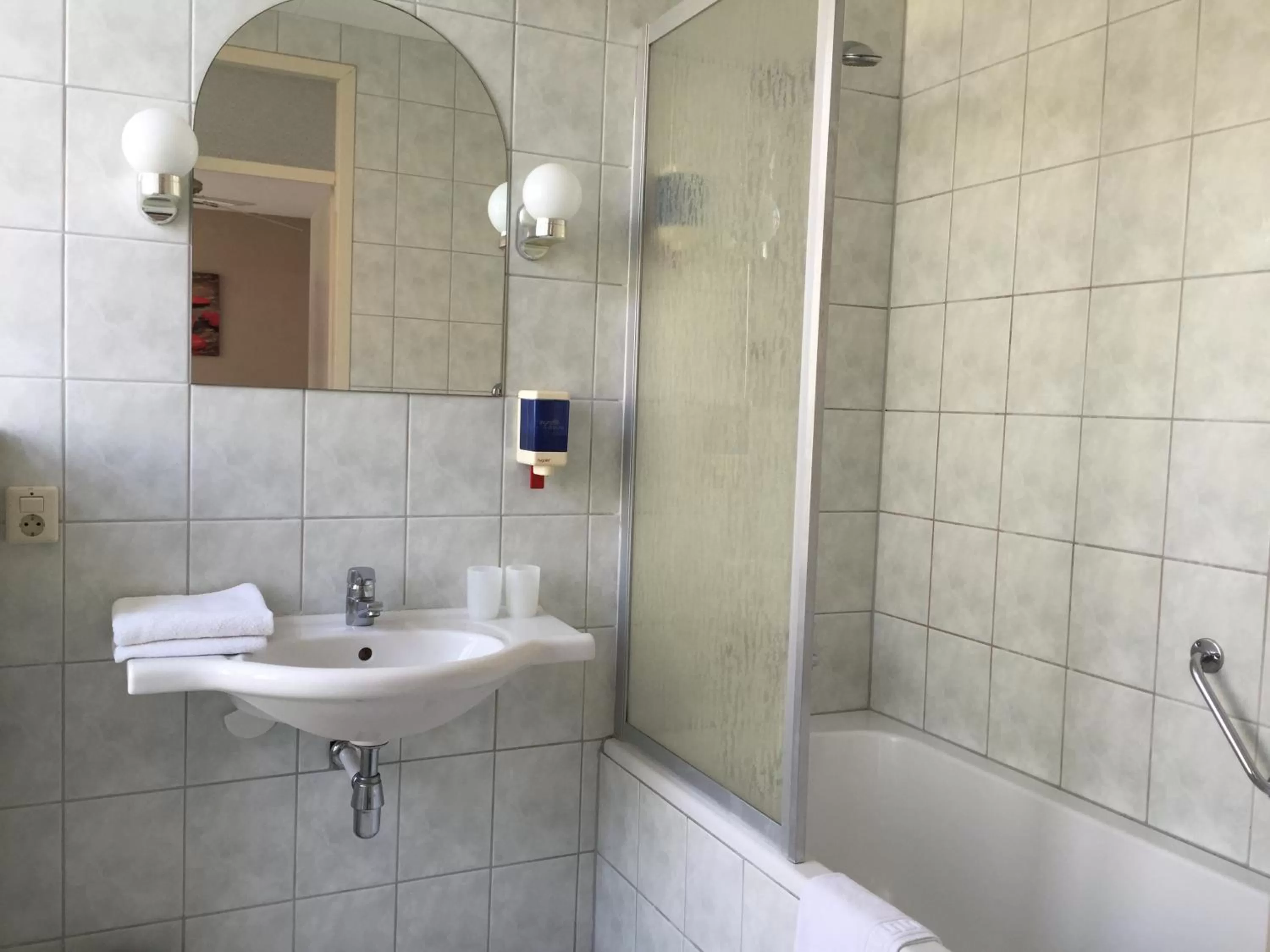 Bathroom in Hotel van Oppen