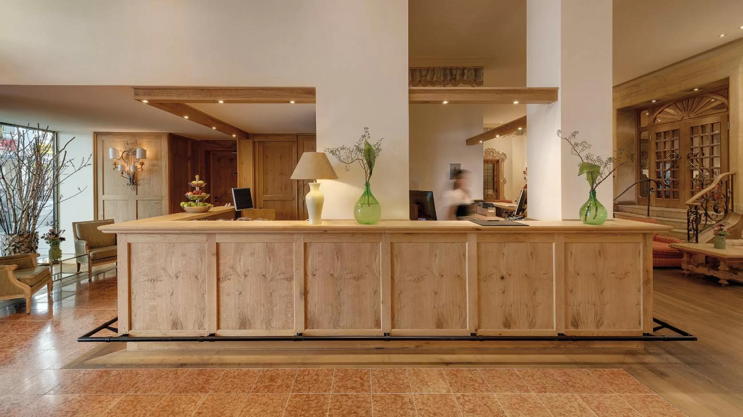 Lobby or reception in Excelsior by Geisel