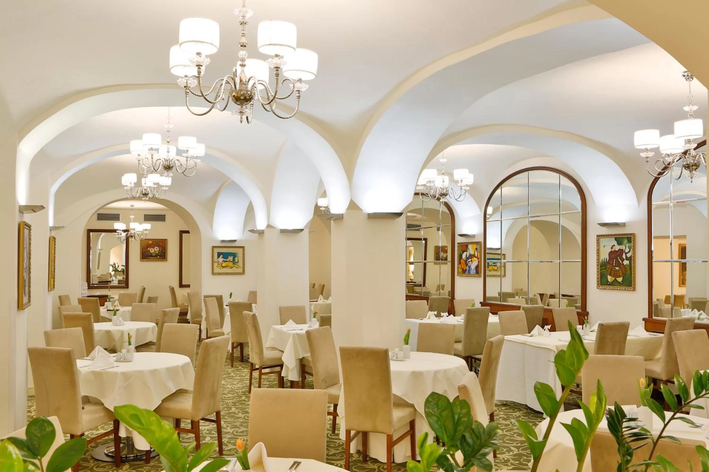 Restaurant/places to eat in Hotel Kolonada