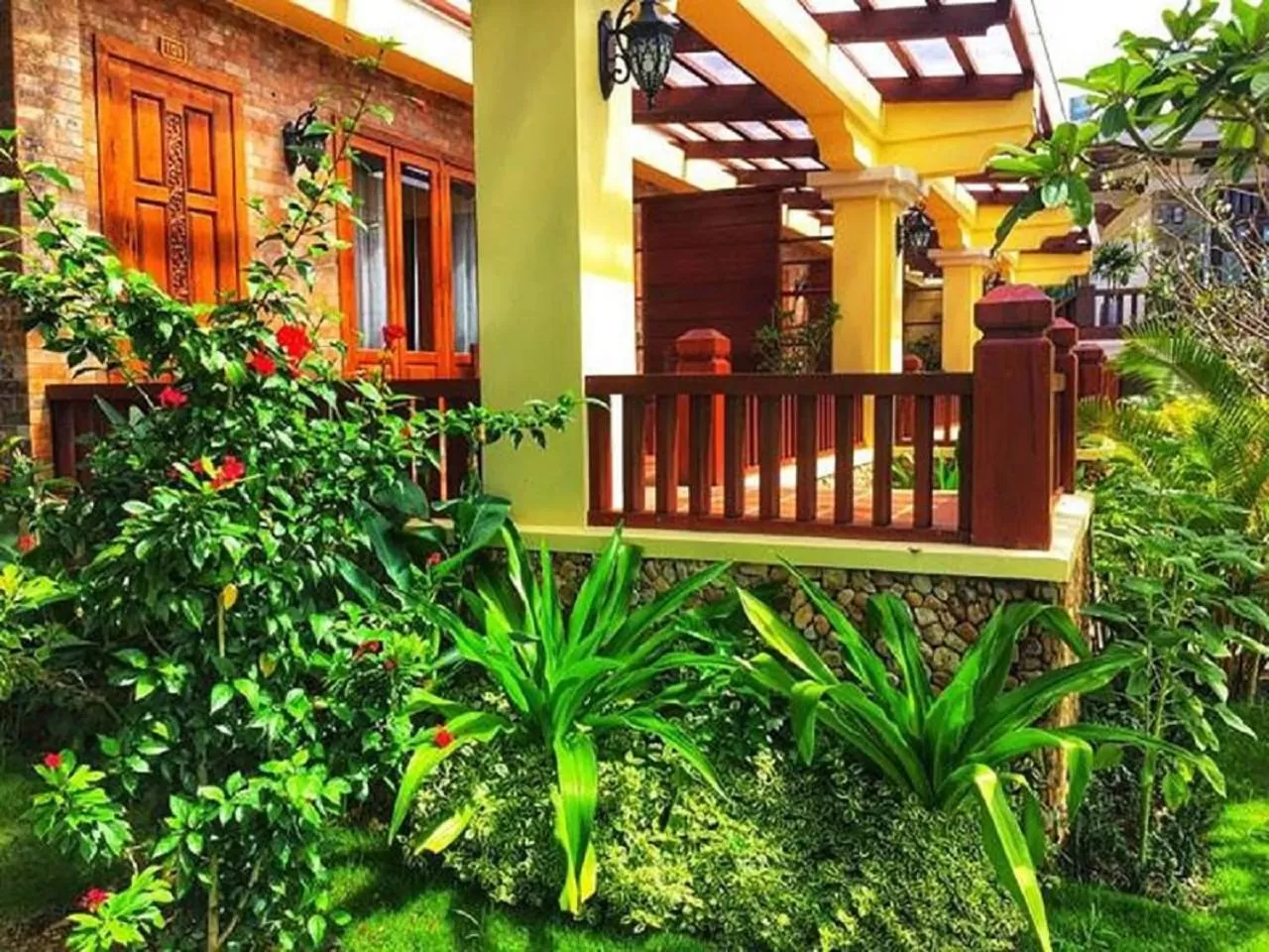 Garden view in Try Palace Resort Kep