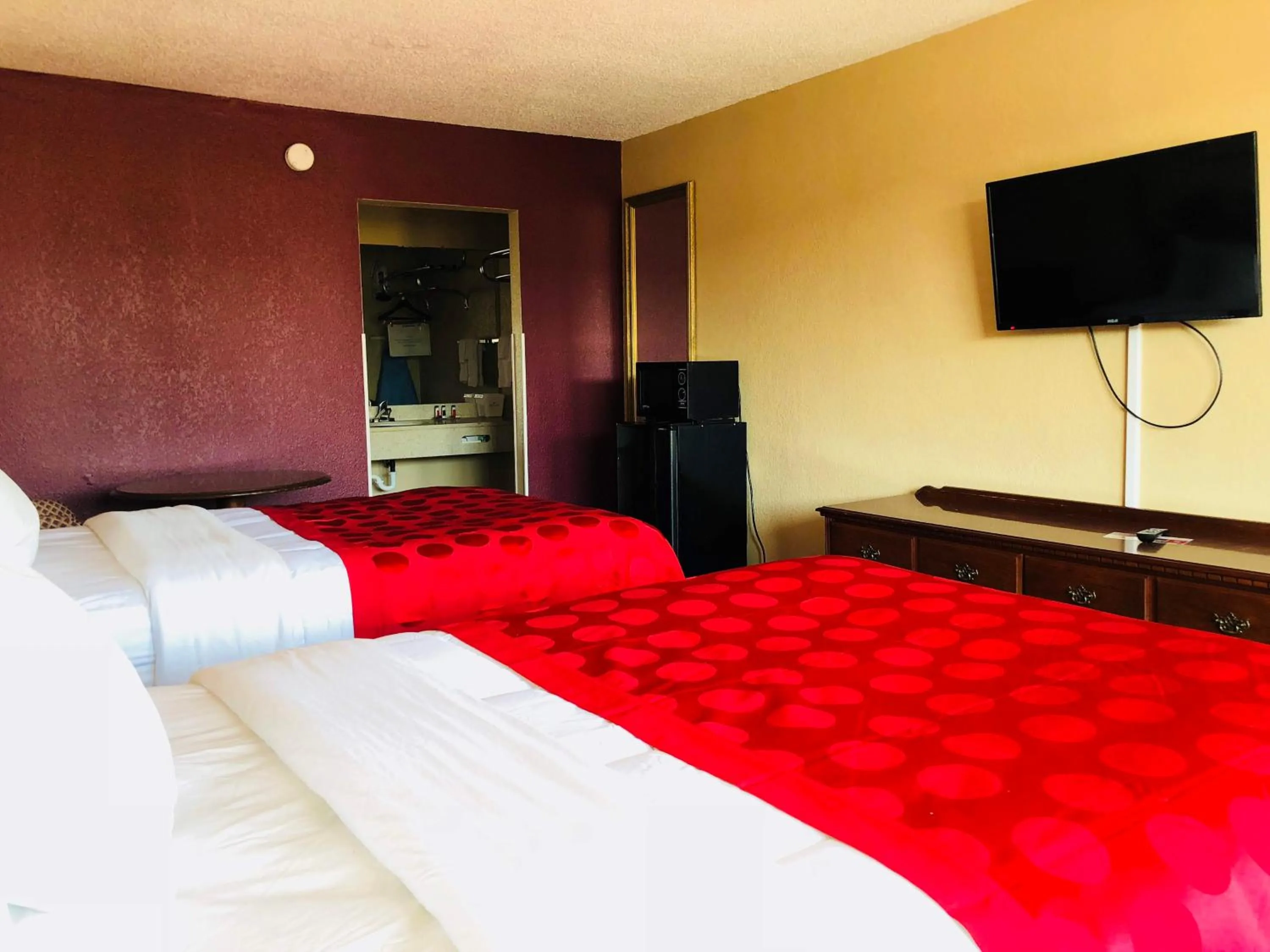 Bed in FairBridge Inn Express Perry