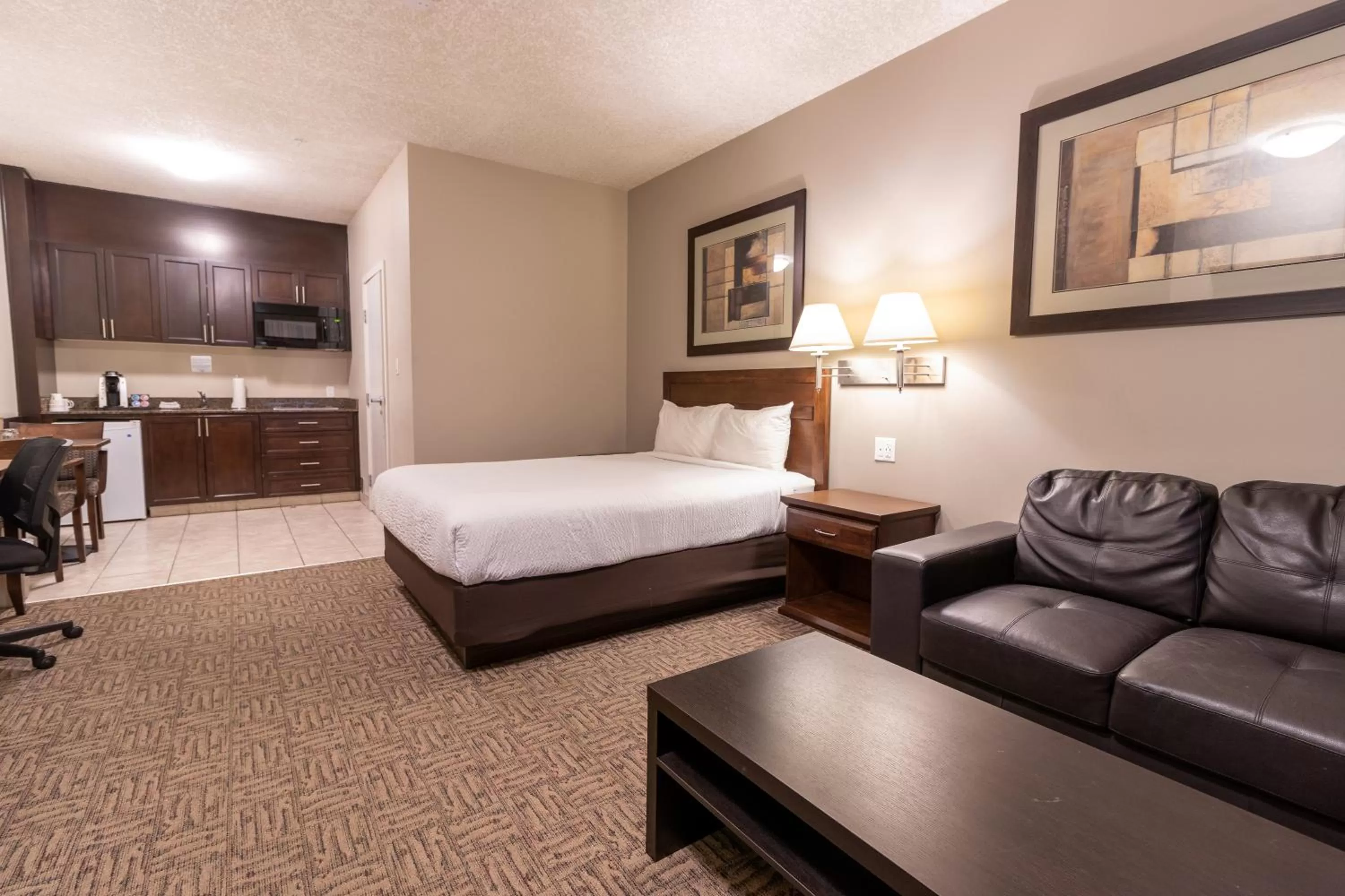 Bed in BCMInns - Lac La Biche