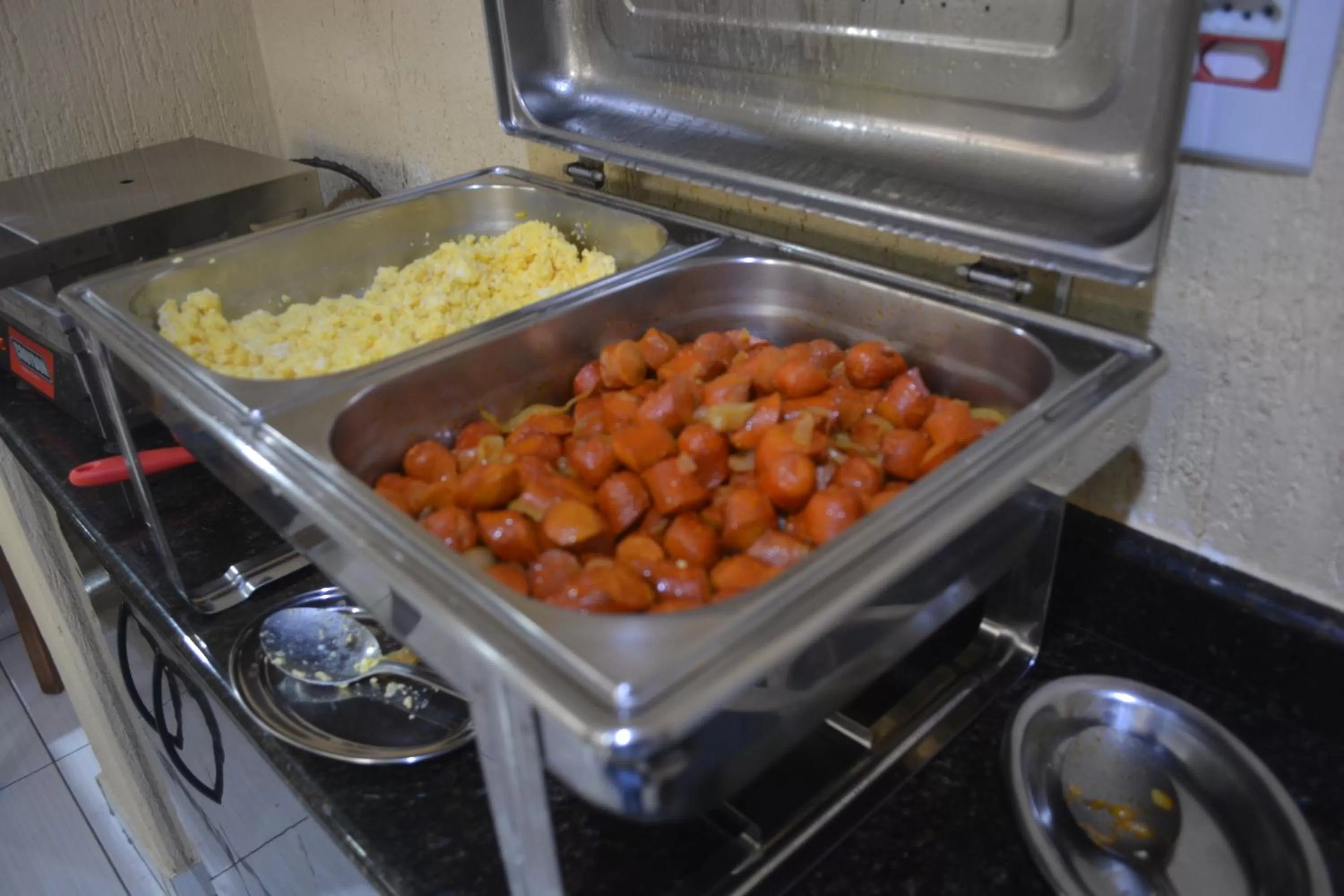 Breakfast in Hotel Calstar