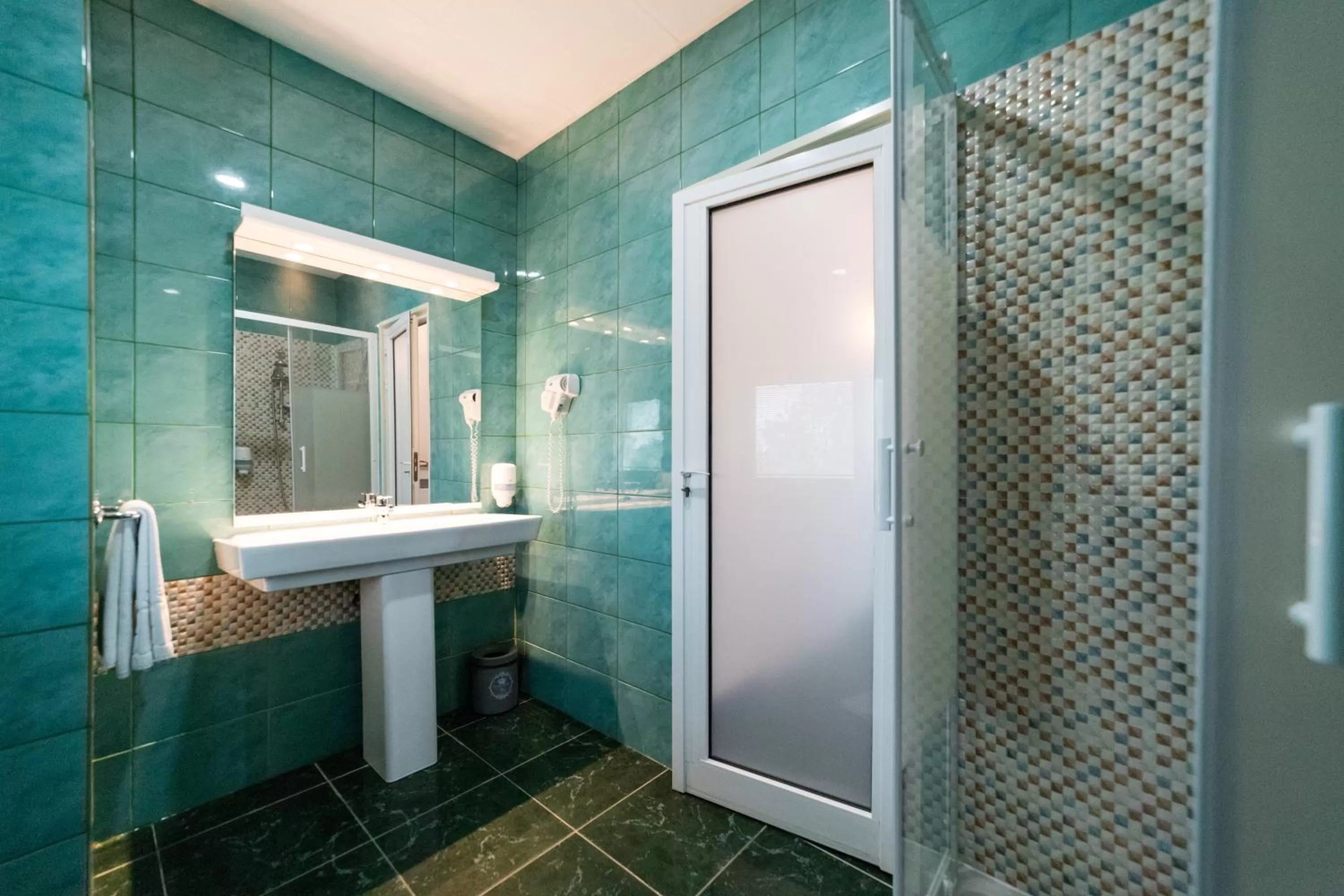 Bathroom in Avenue Palm Eforie - Avenue Hotels