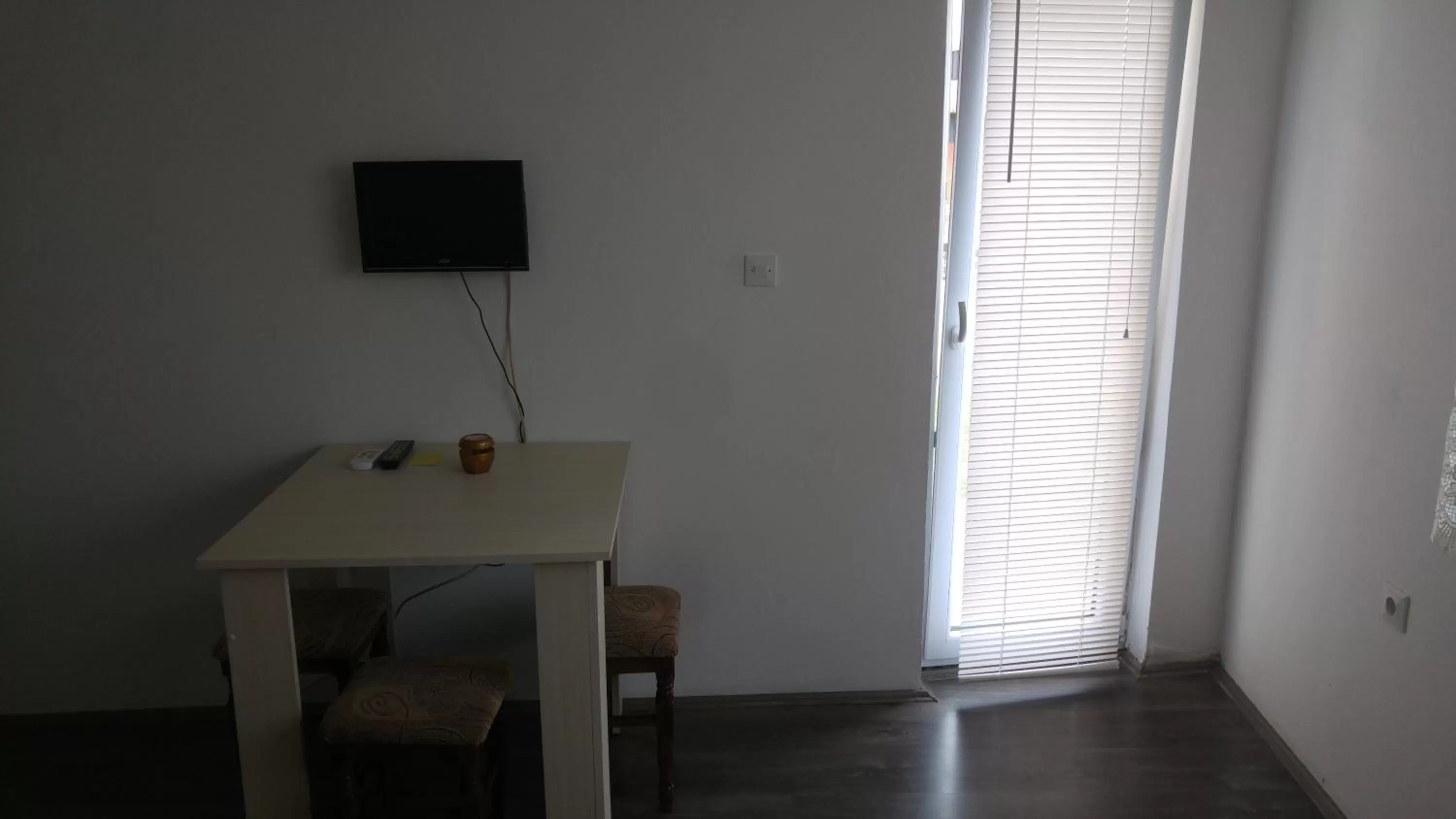 TV/Entertainment Center in Prenociste H2O