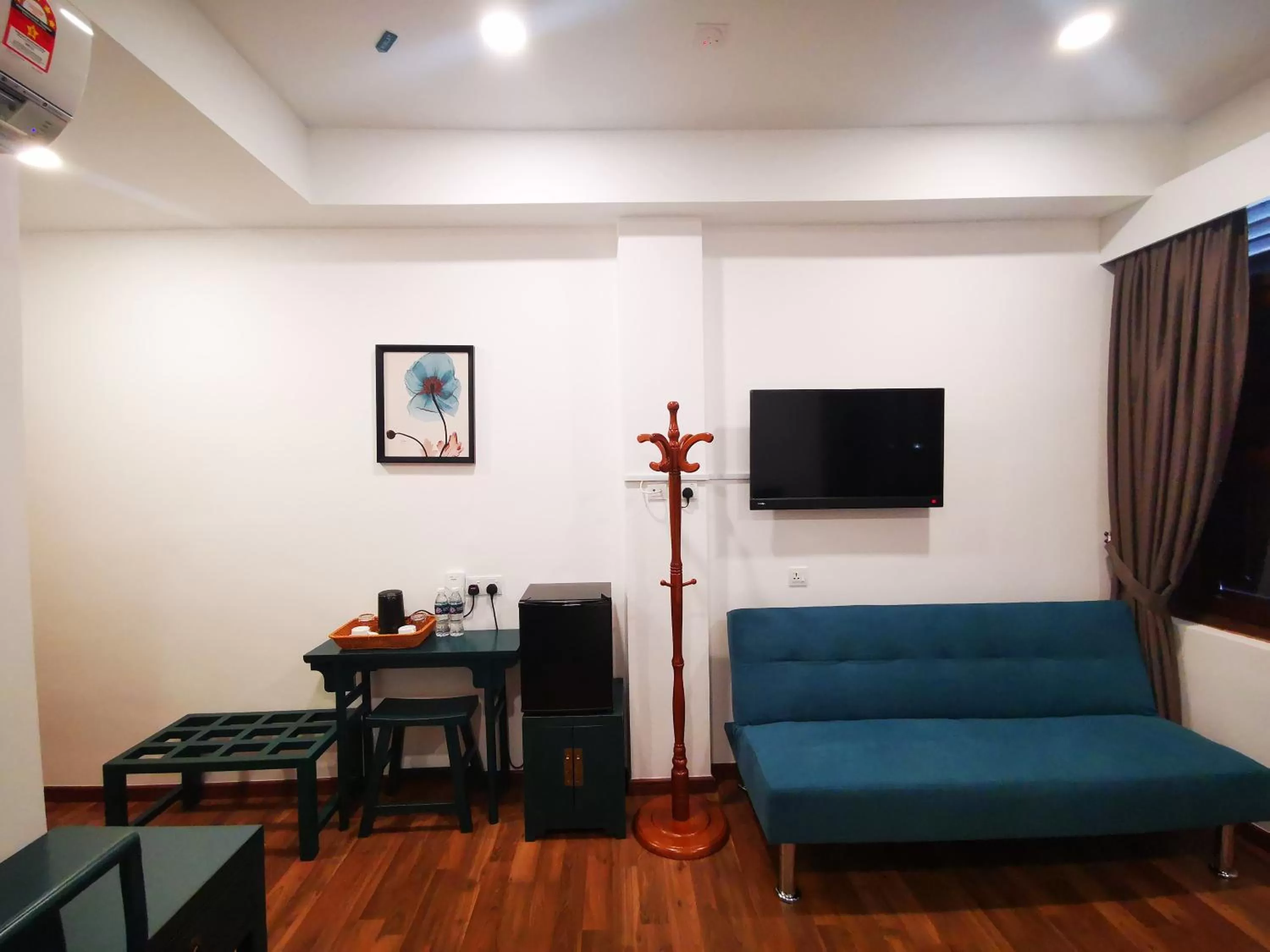 TV and multimedia in Mclane Boutique Hotel