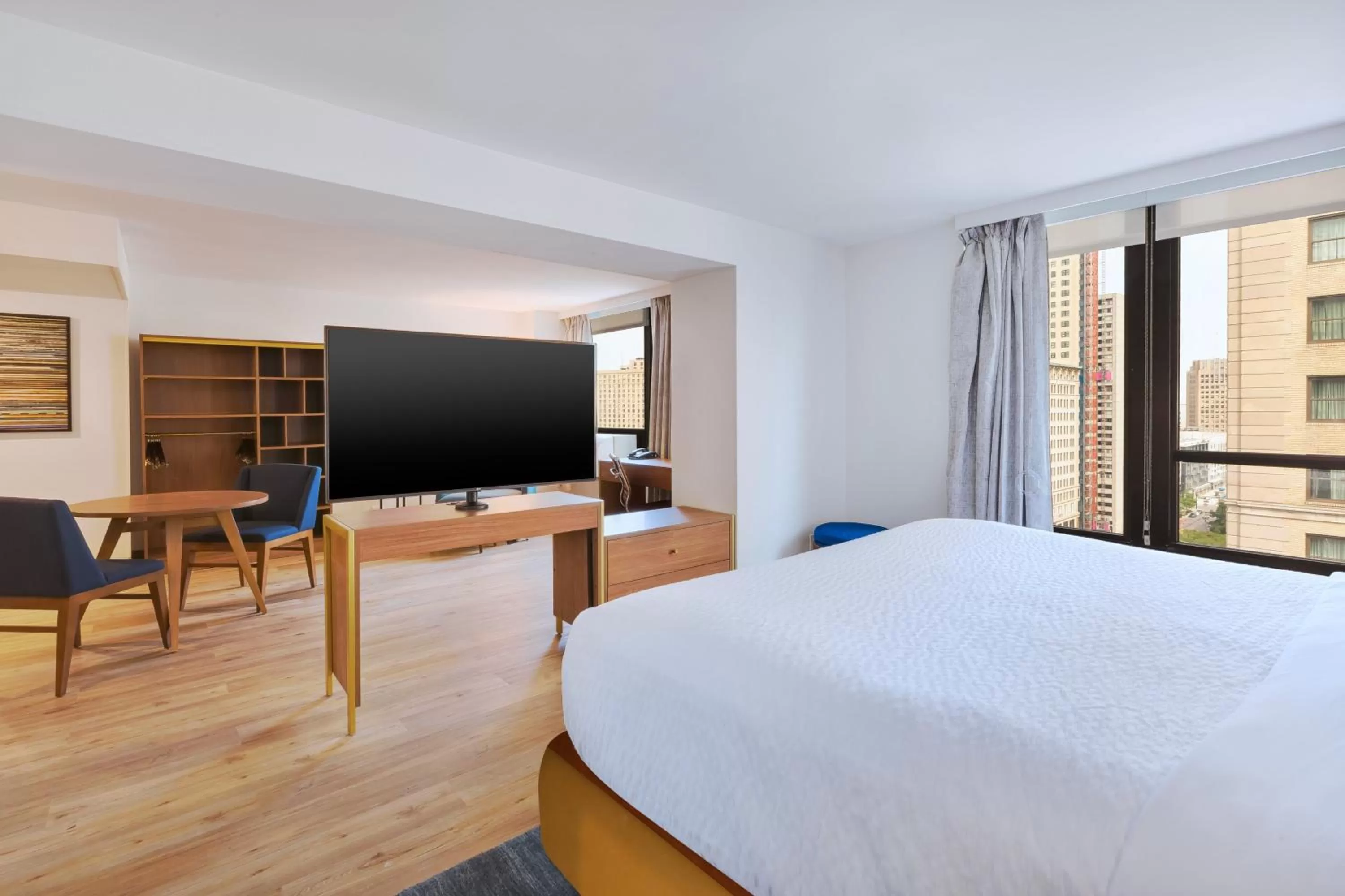 Photo of the whole room, Bed in Hotel Indigo Detroit Downtown by IHG