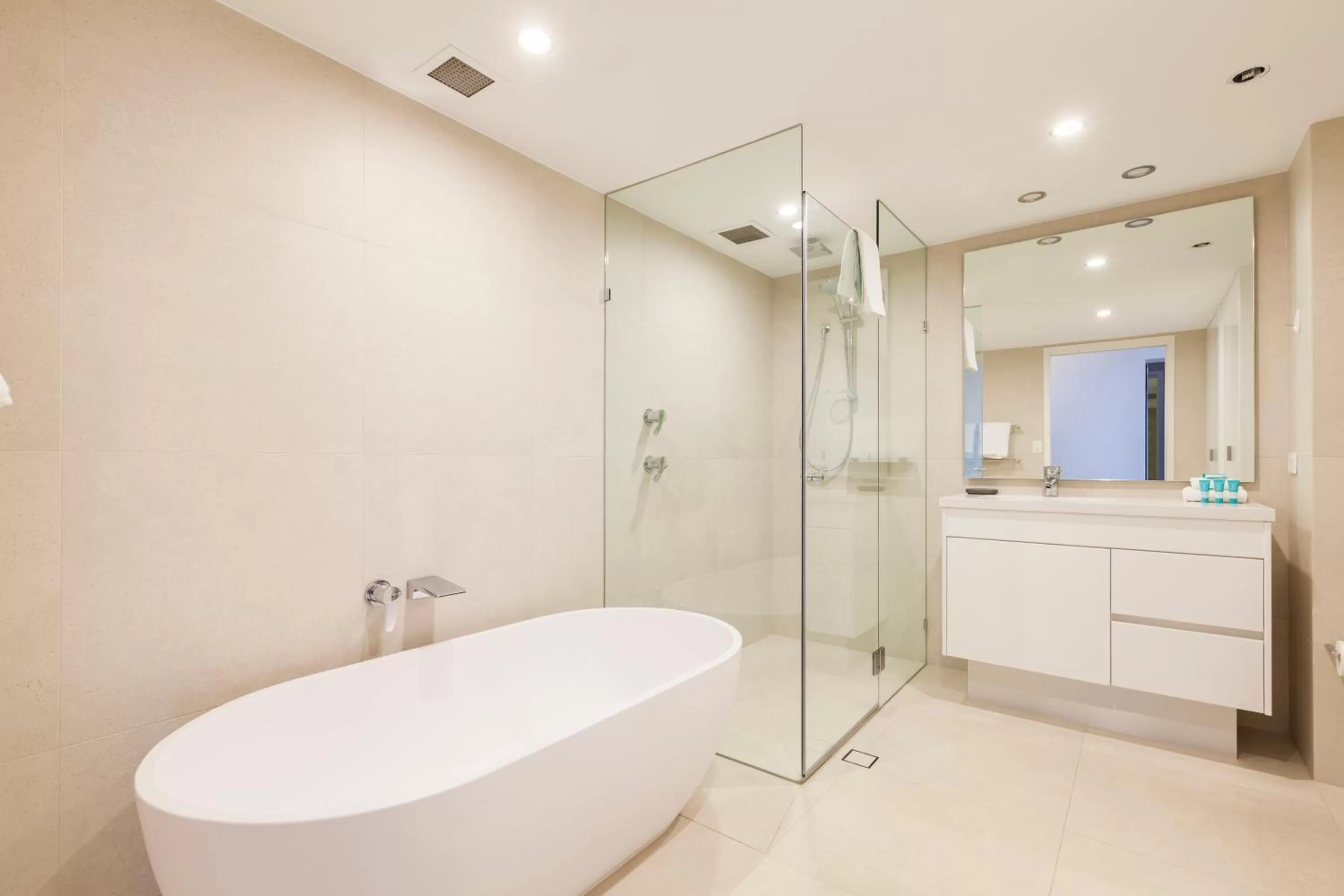 Bathroom in ULTIQA Points North