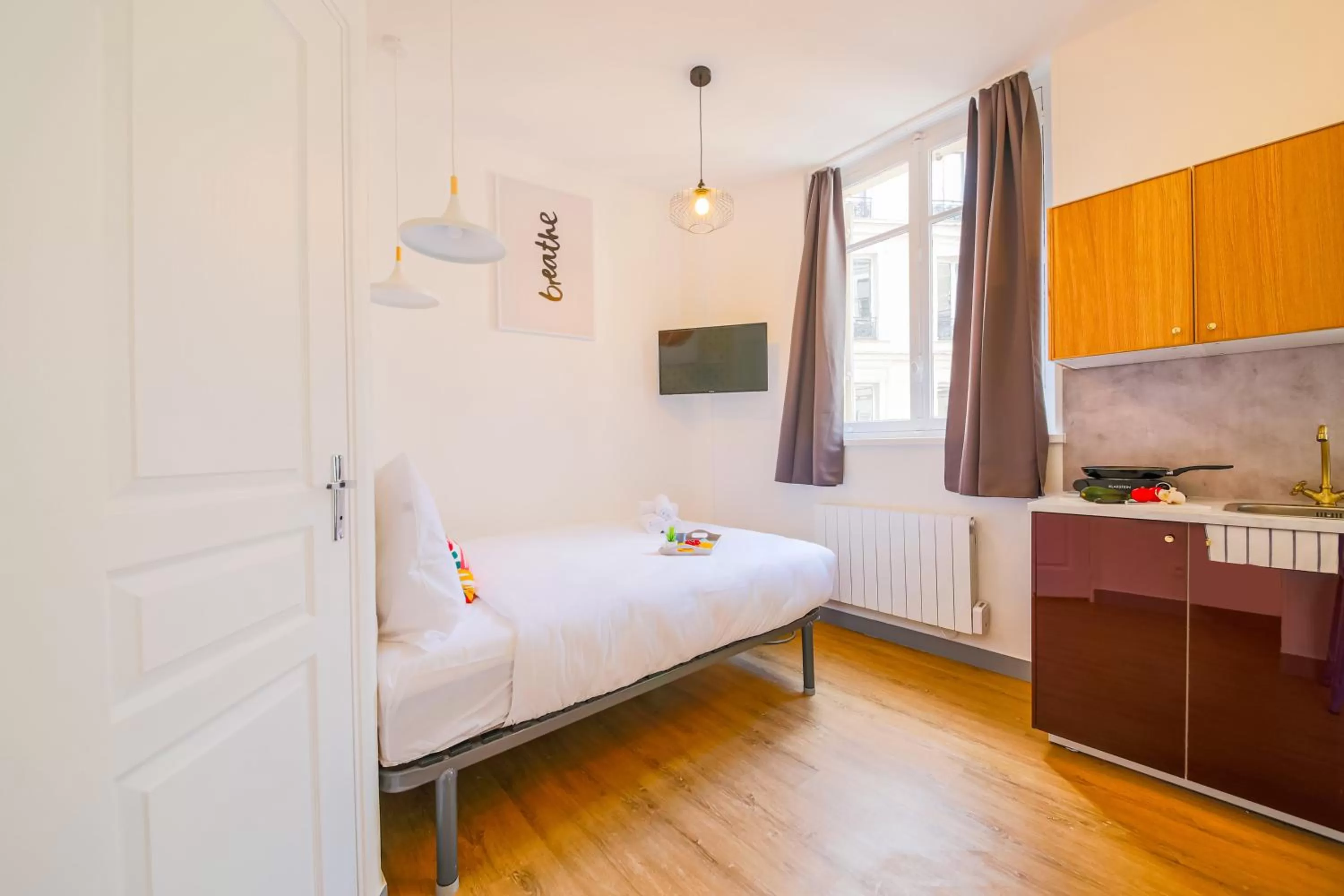 Bed in WS Haussmann - La Fayette