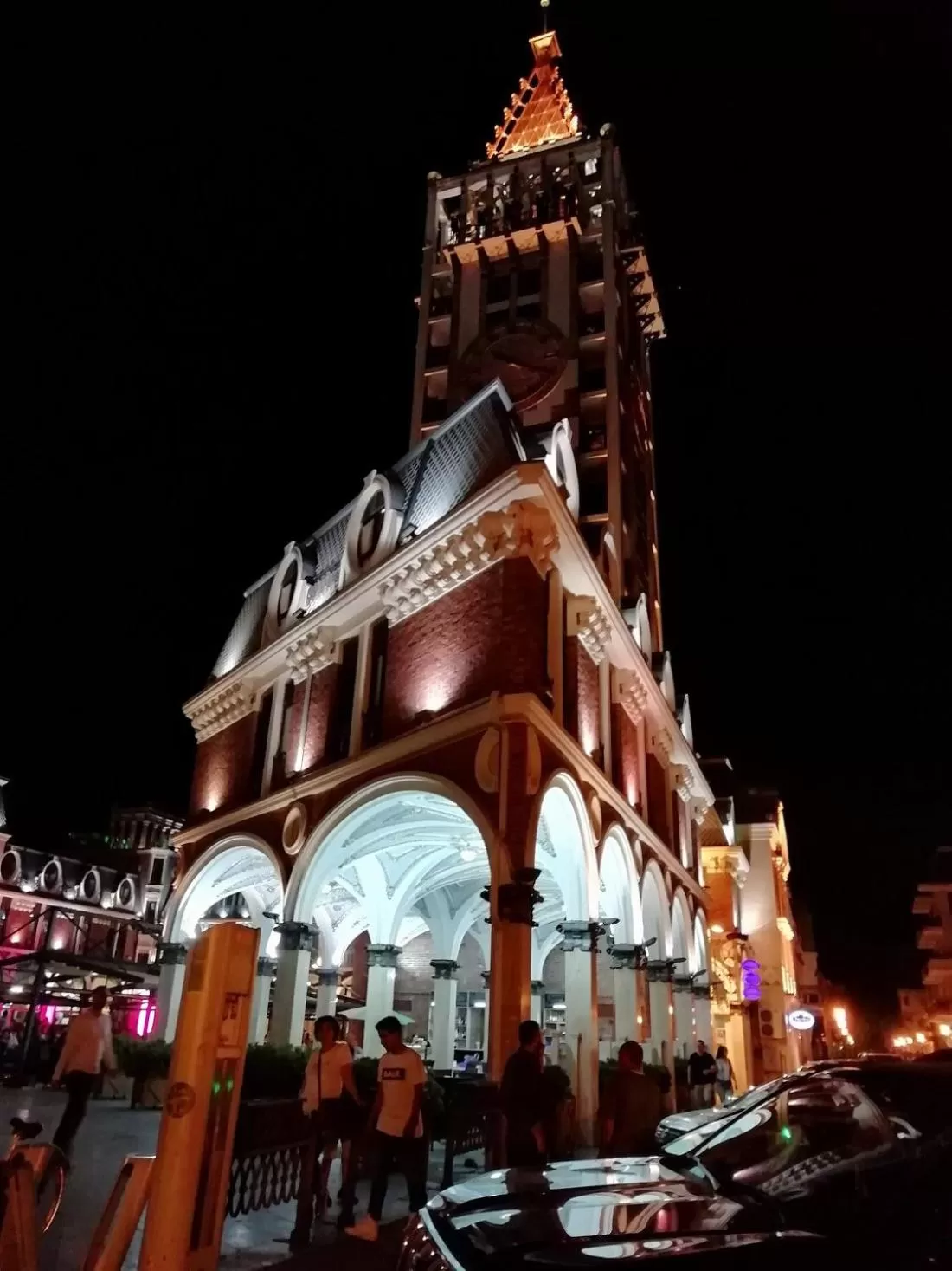 Property building in Piazza Four Colours