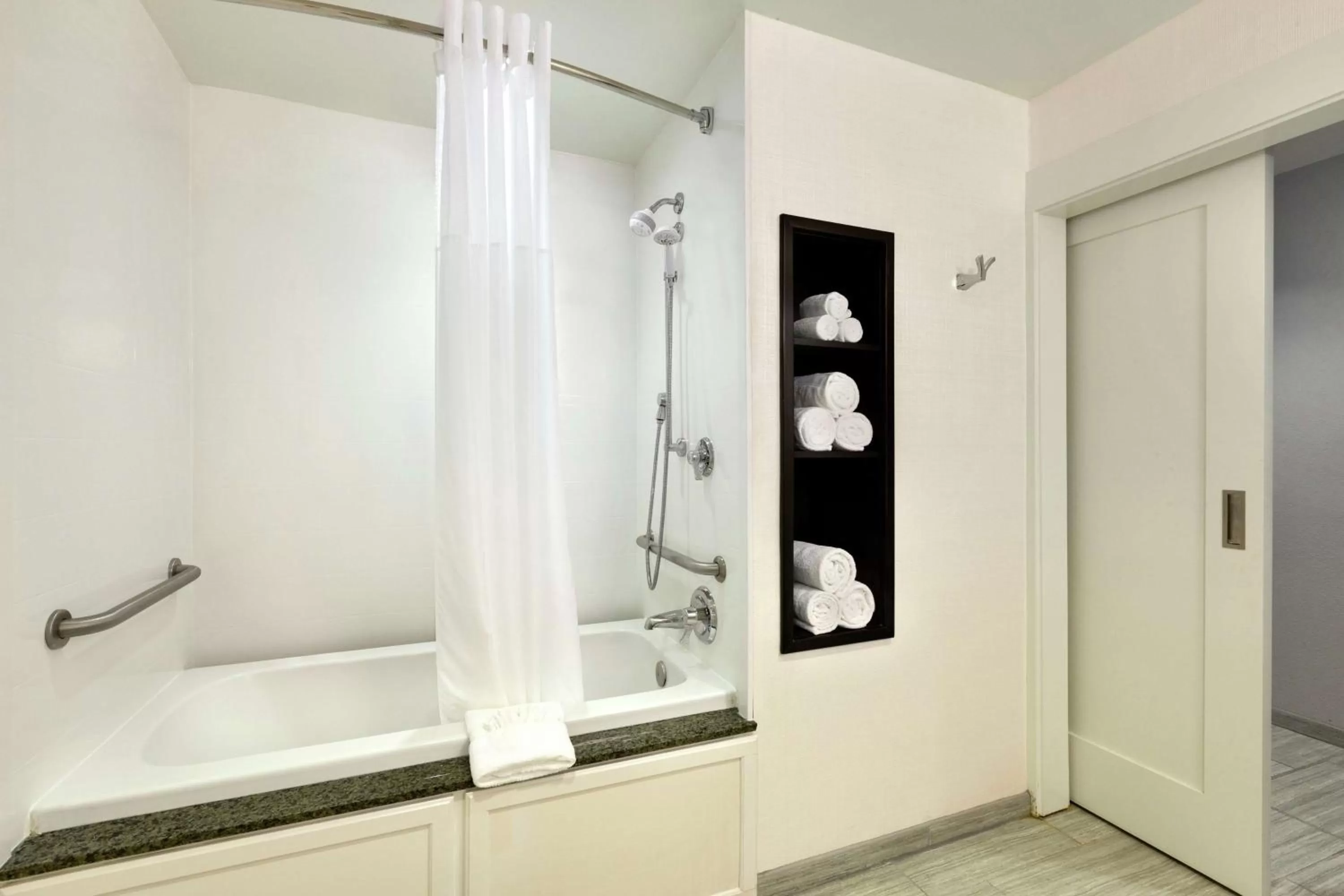 Bathroom in Hampton Inn & Suites Nashville-Downtown