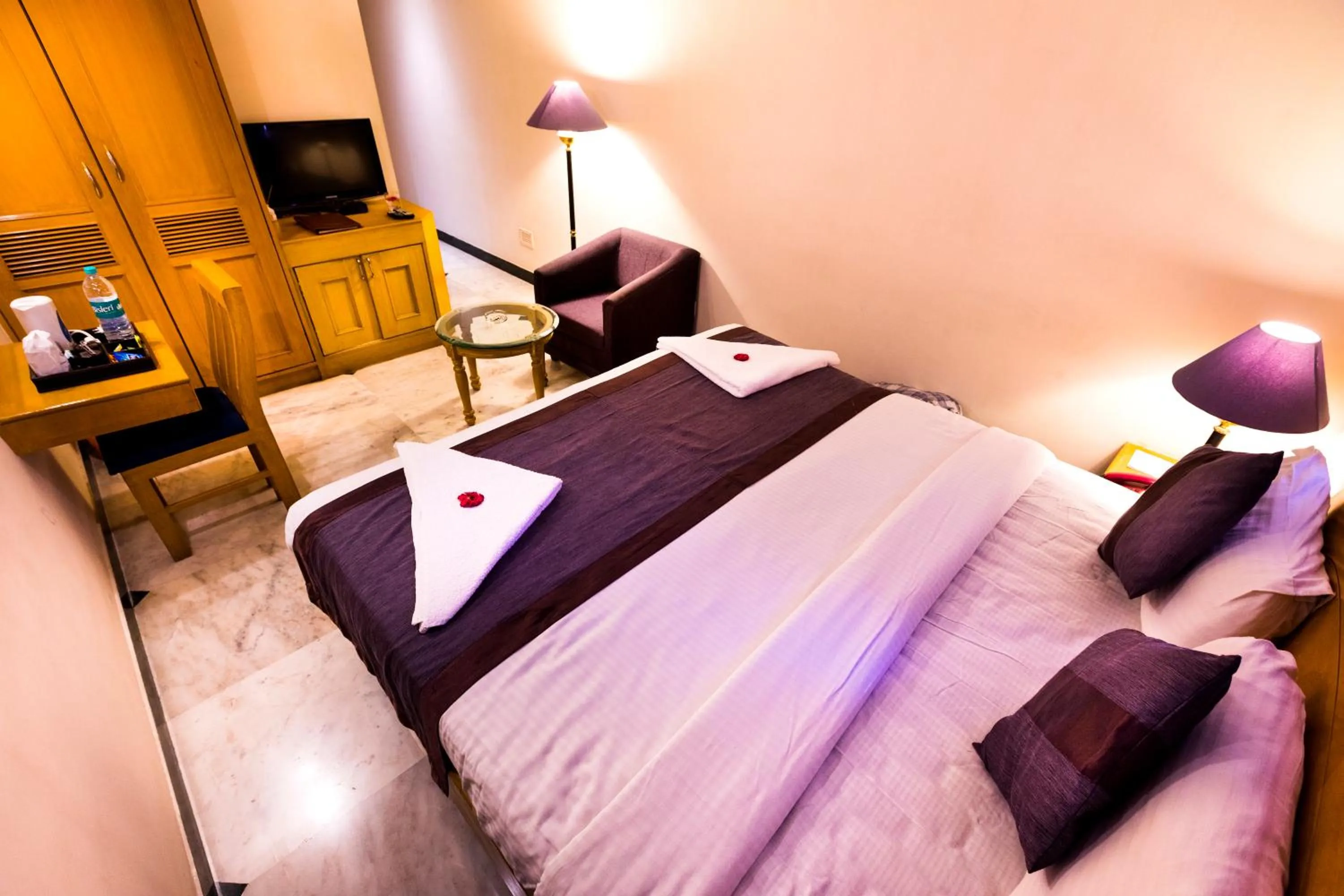 Photo of the whole room, Bed in Hotel Grand Residence