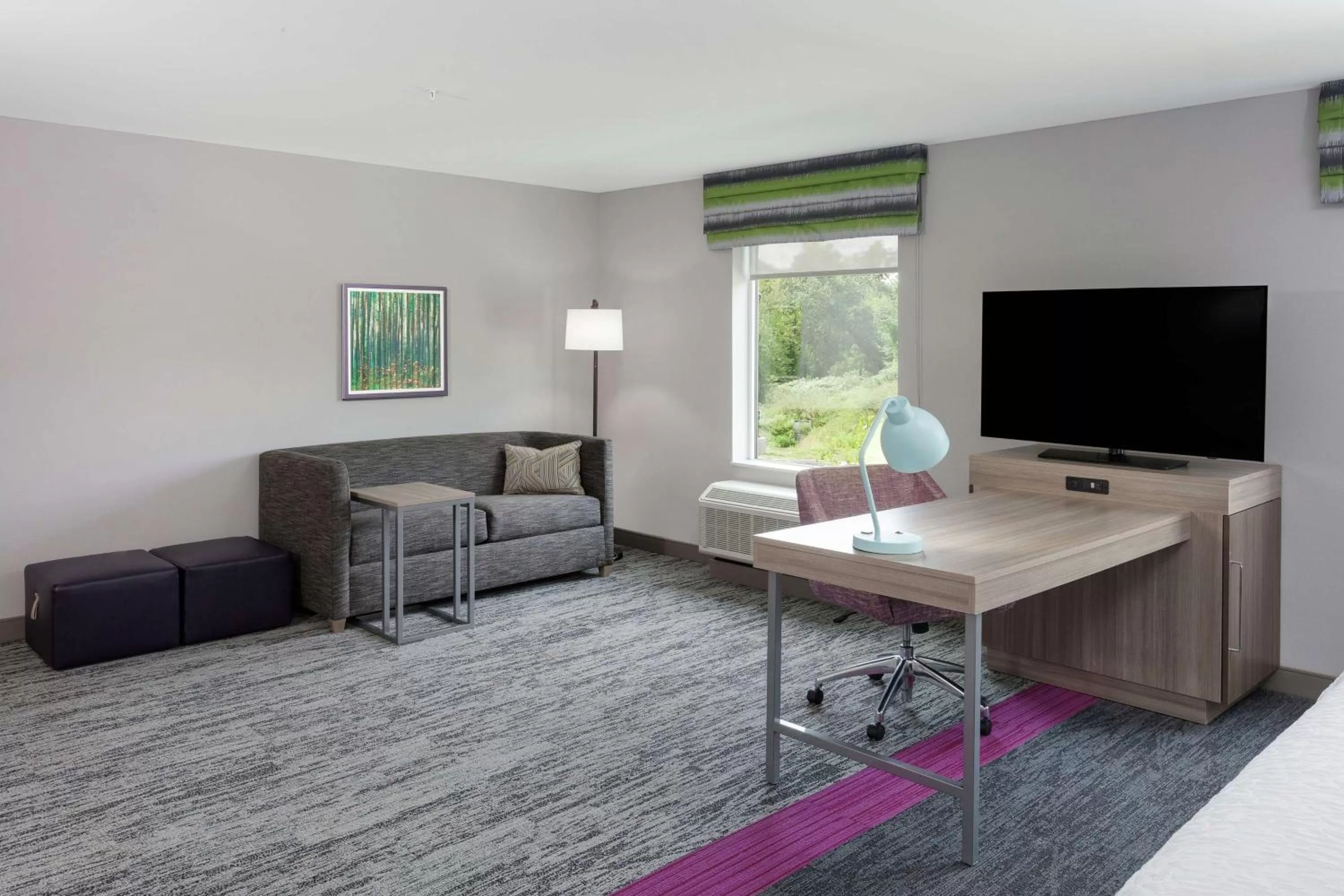 Bedroom in Hampton Inn & Suites Rocky Hill - Hartford South