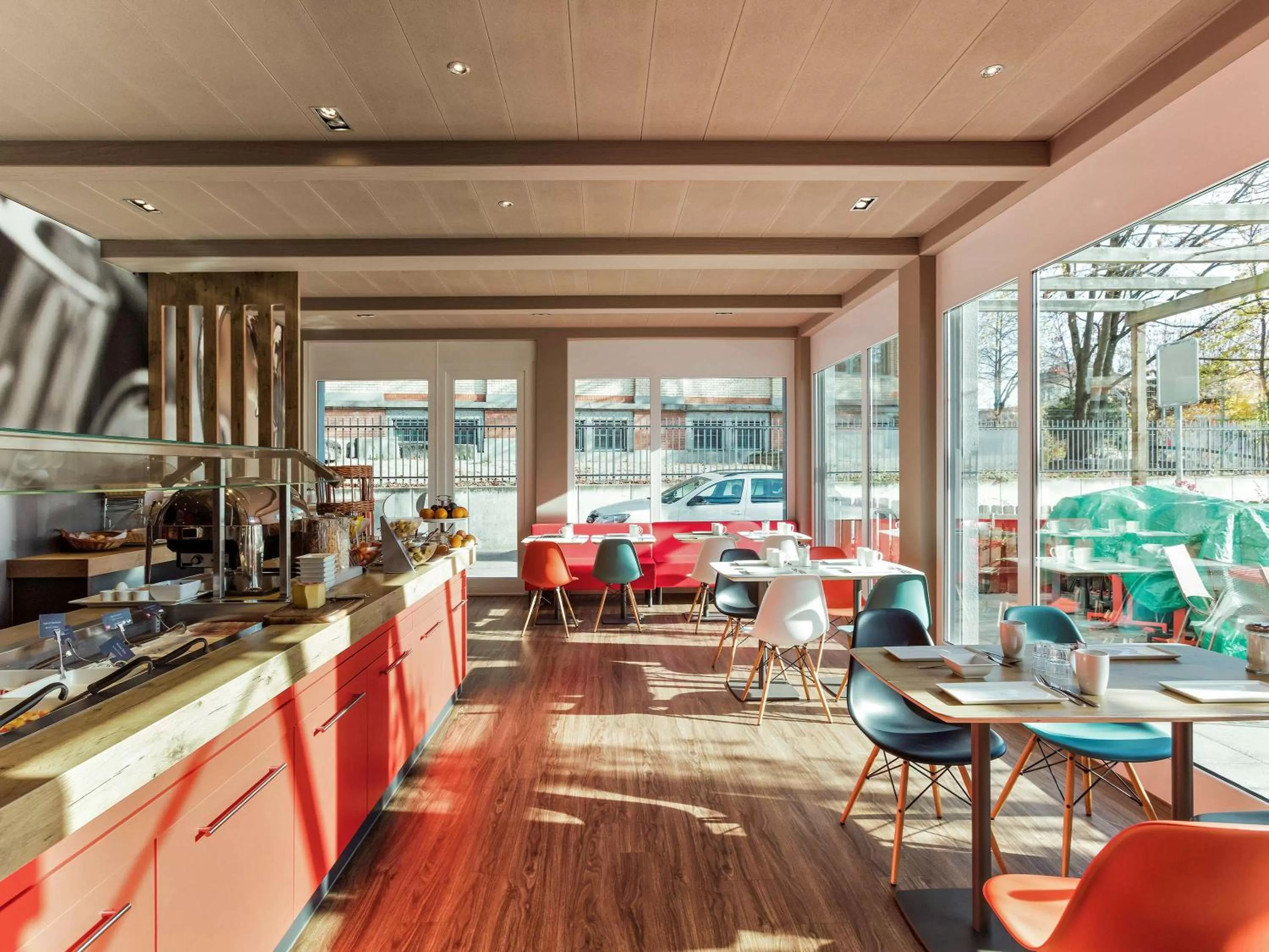 Restaurant/places to eat in ibis Winterthur City