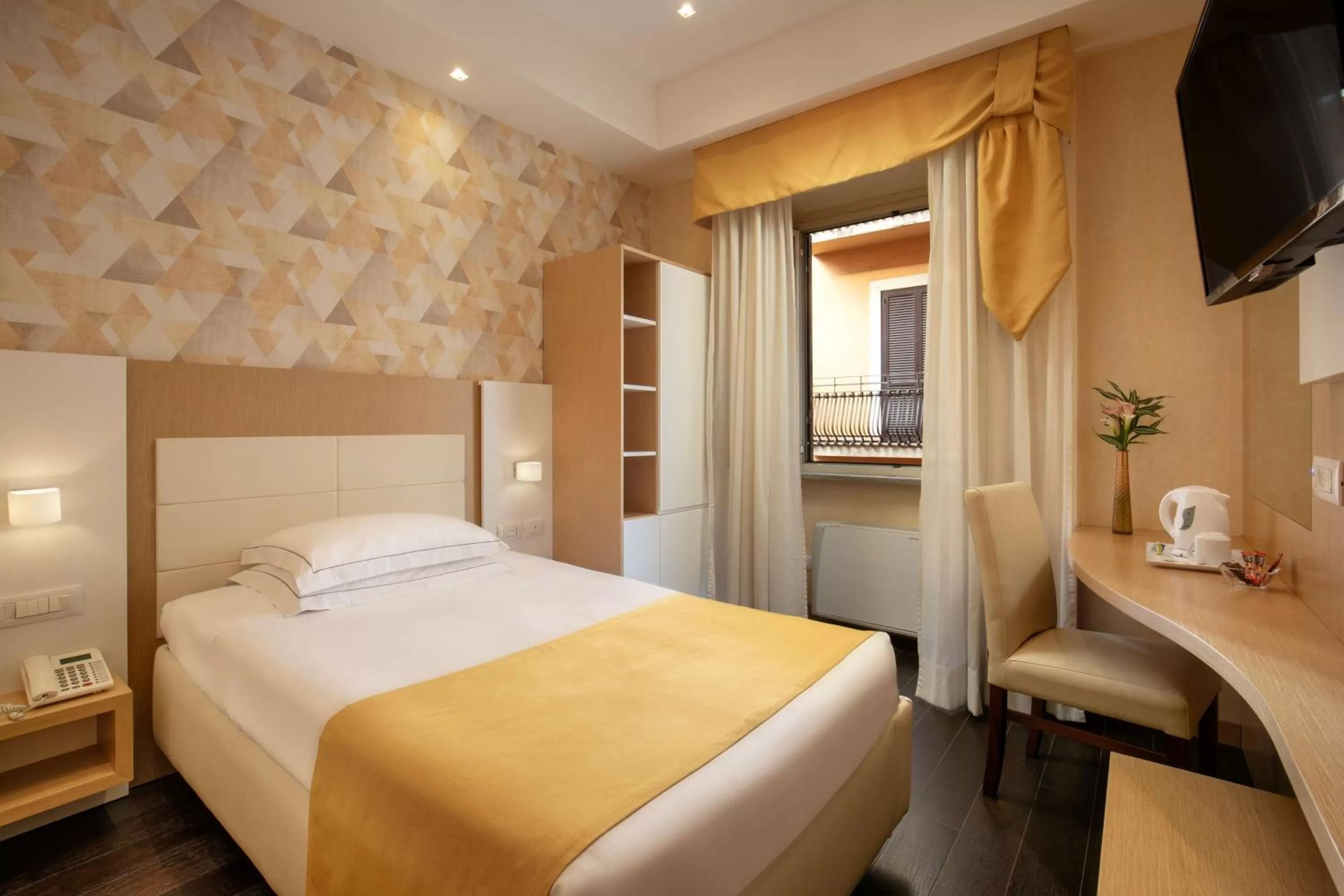 Bedroom, Bed in Hotel Diana Roof Garden