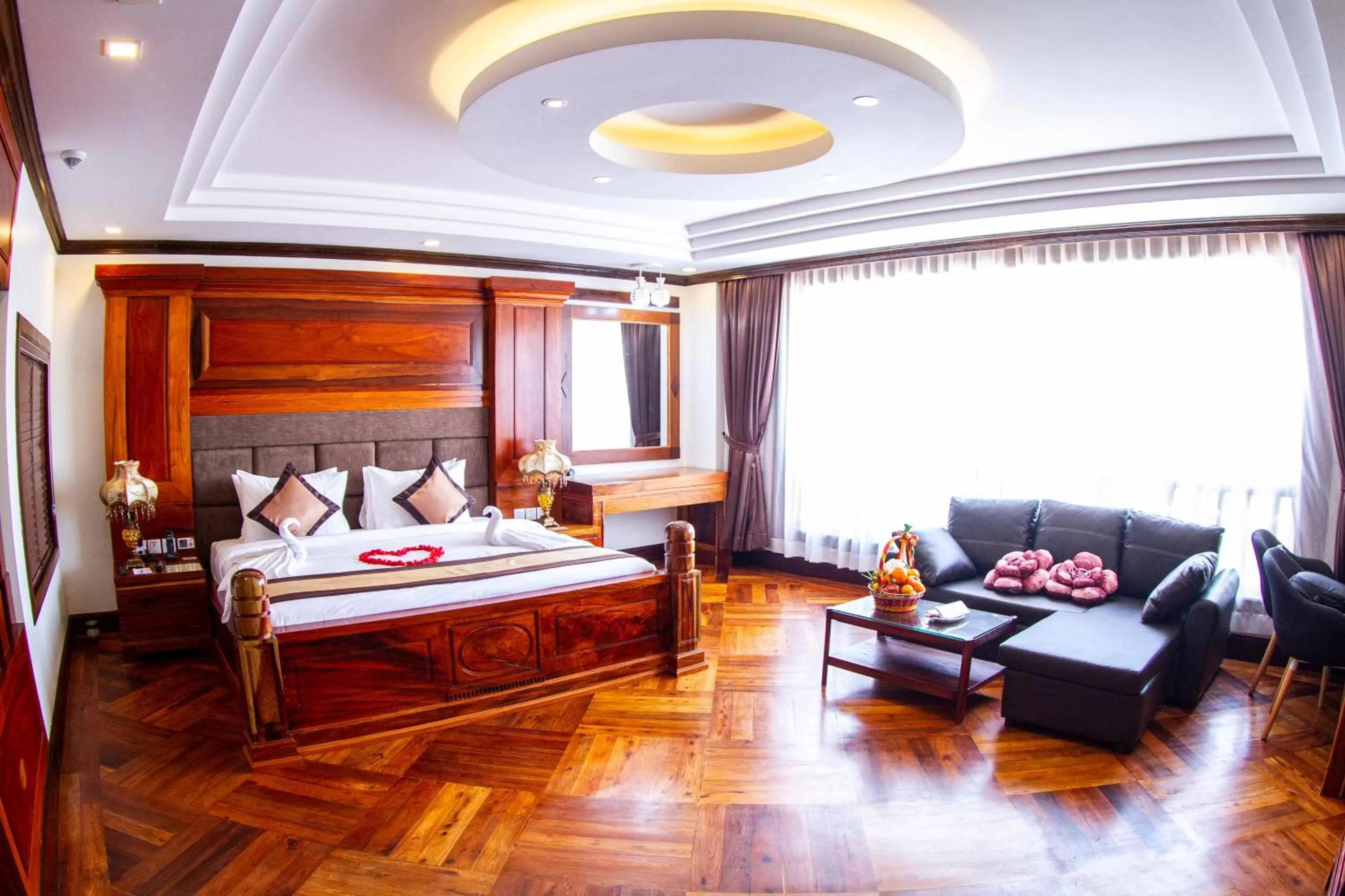 Coffee/tea facilities, Bed in Kampong Thom Palace Hotel