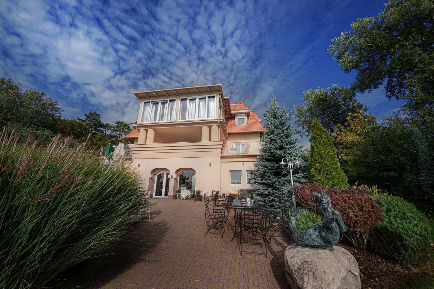 Property building in Casablanca Panzió