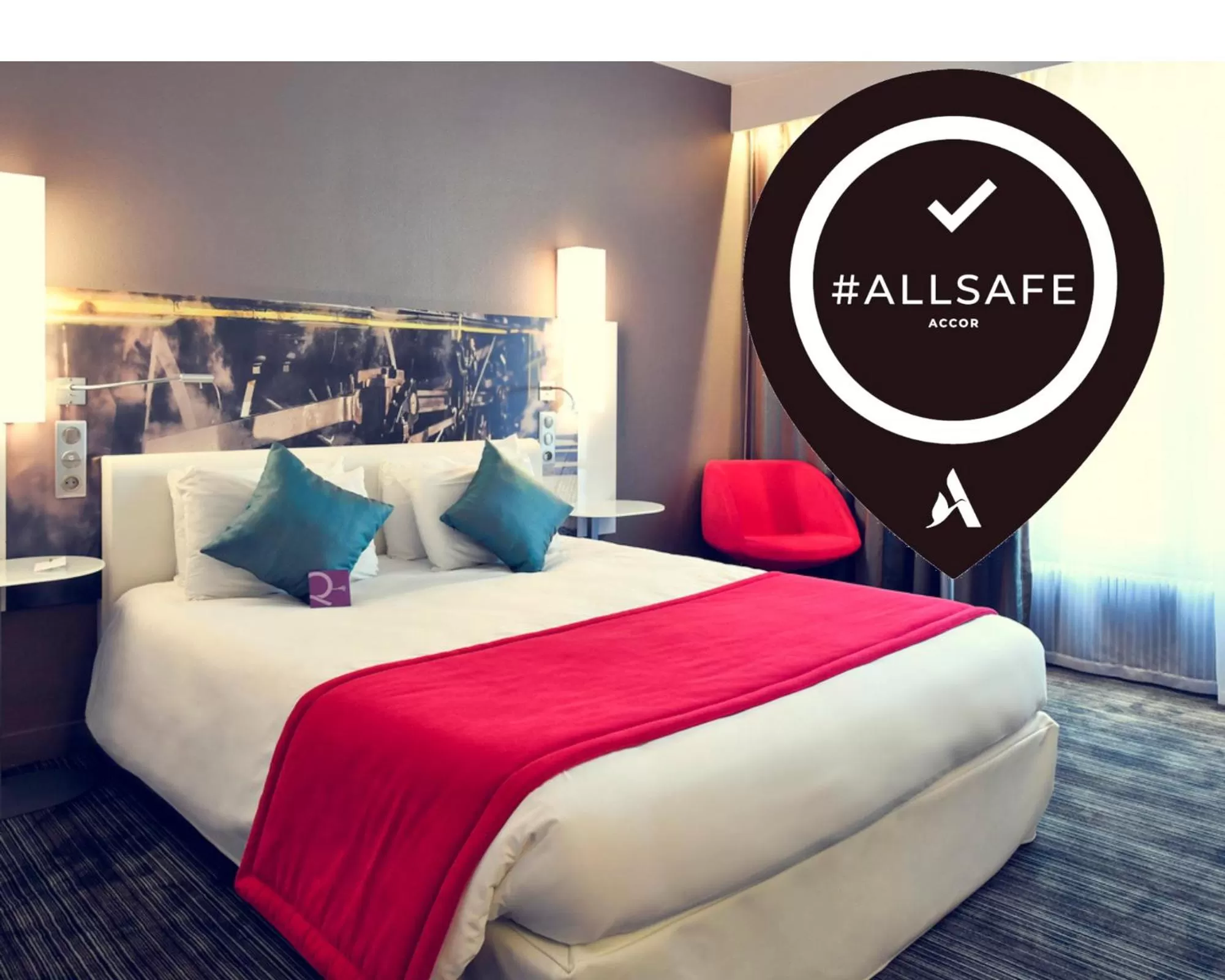 Photo of the whole room, Bed in Mercure Paris Gare de l'Est