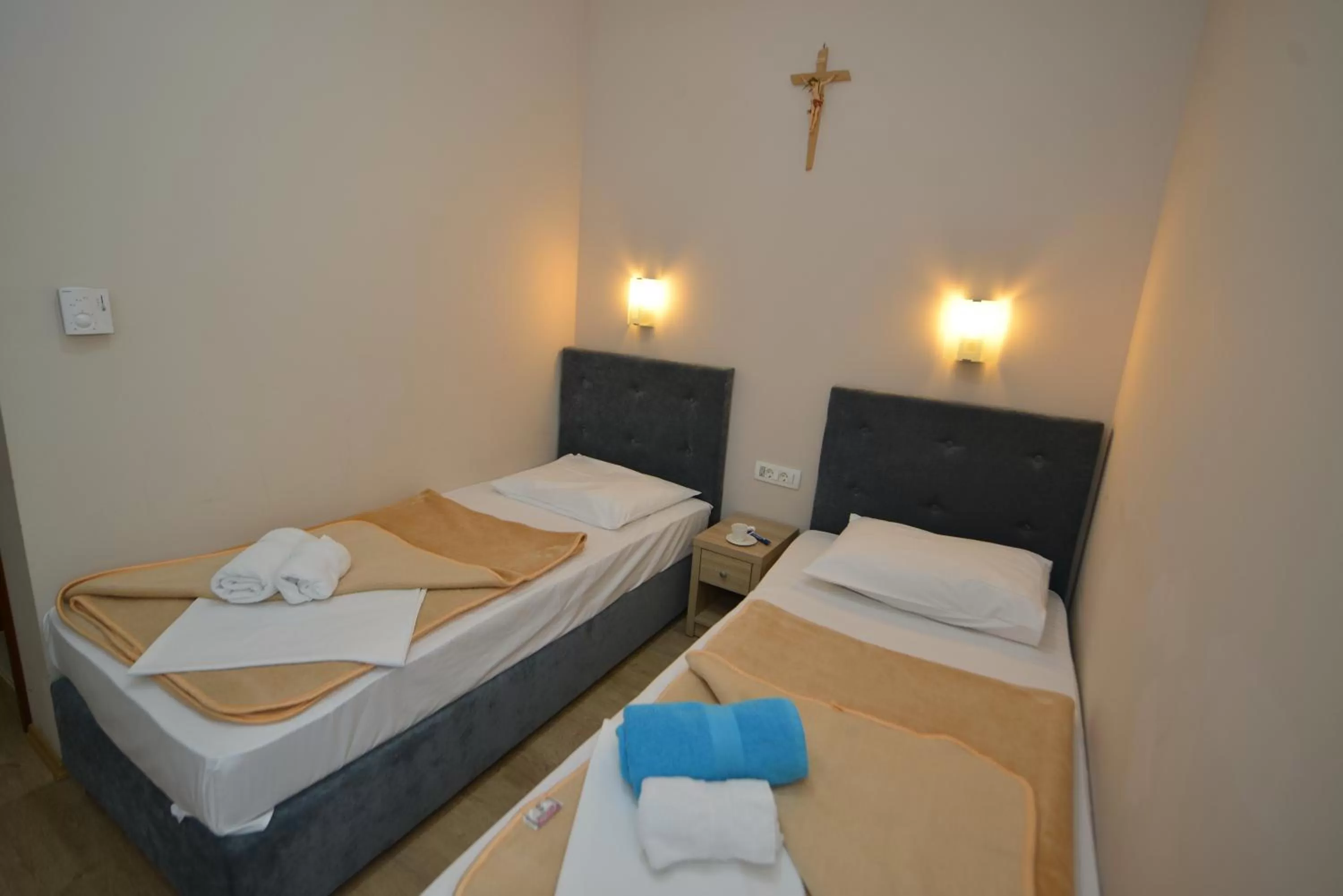 Photo of the whole room, Bed in Hotel Rosabel