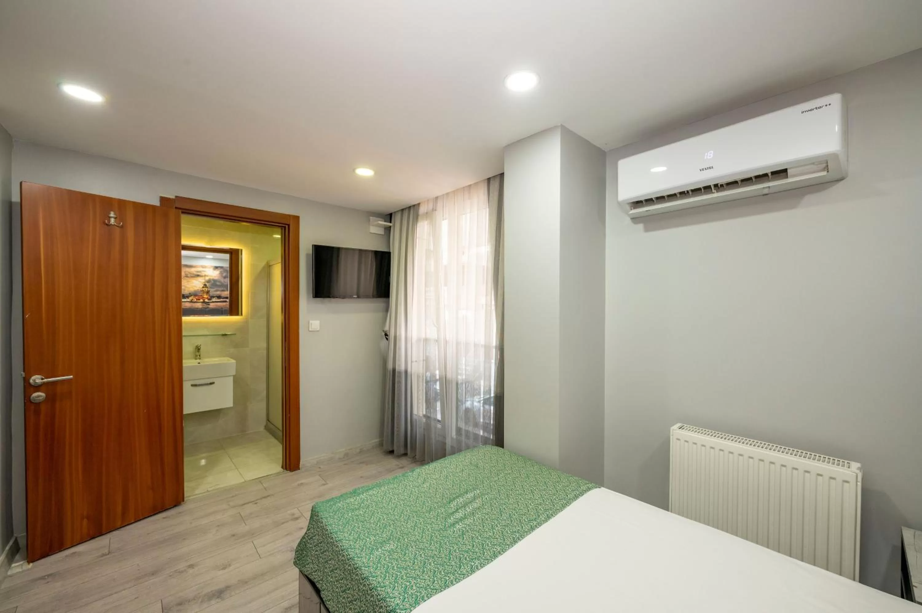 Photo of the whole room, Bed in Green Garden Hotel