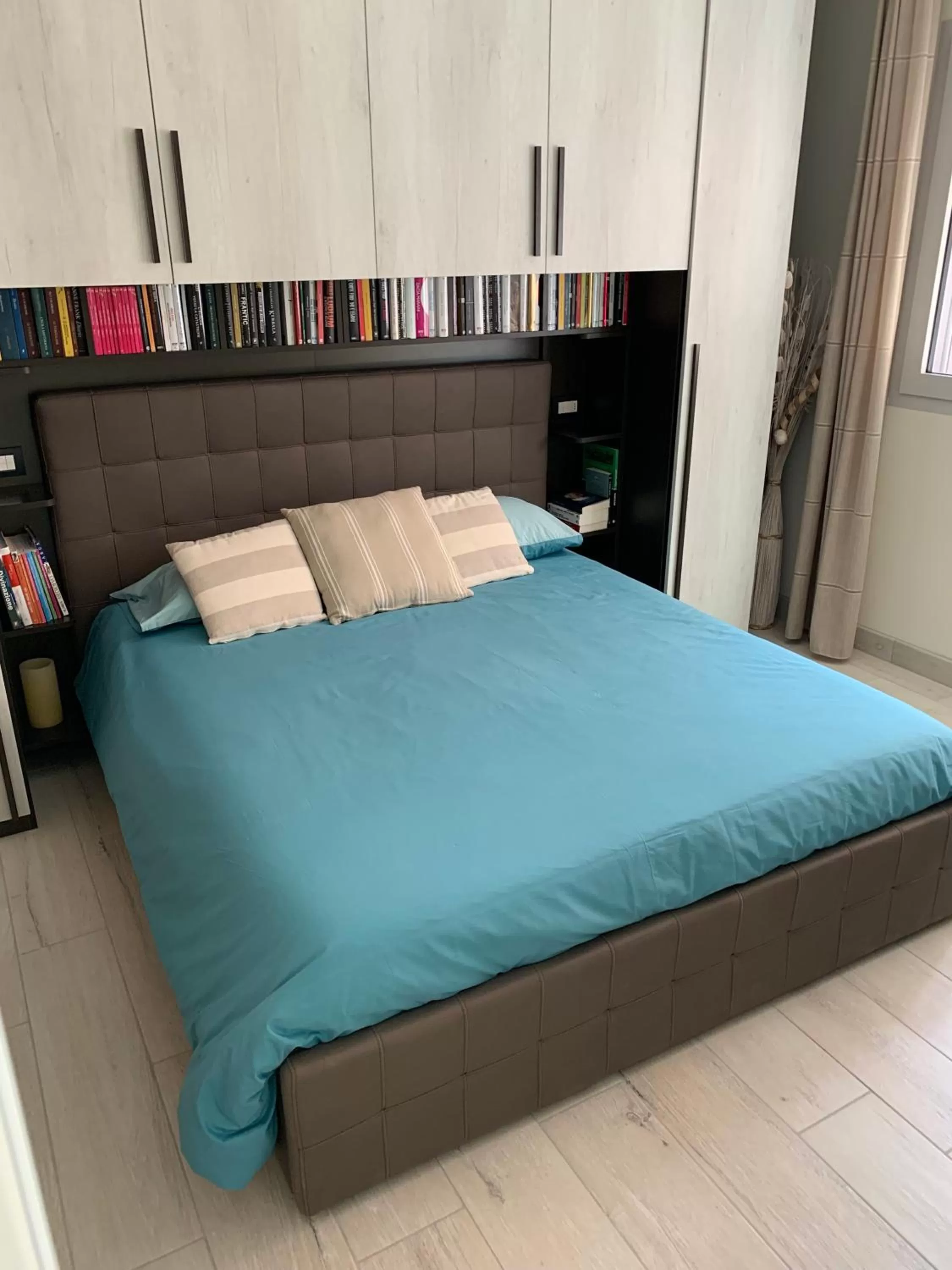 Bedroom, Bed in 8 di cuori