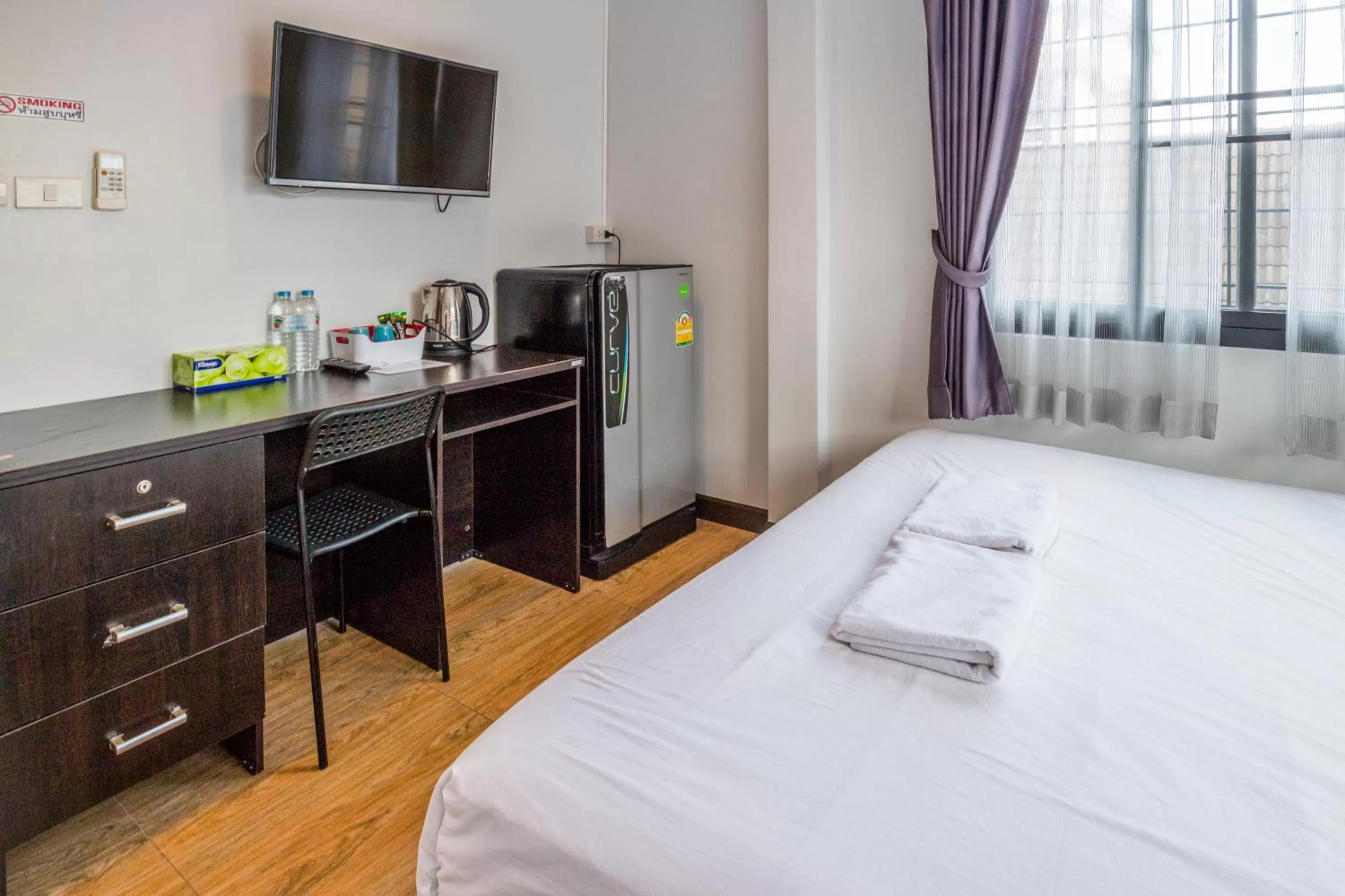 Bed in The Cube Sathorn Boutique Hotel เดอะ คิวบ์ สาทร บูติค โฮเทล Near BTS Surasak
