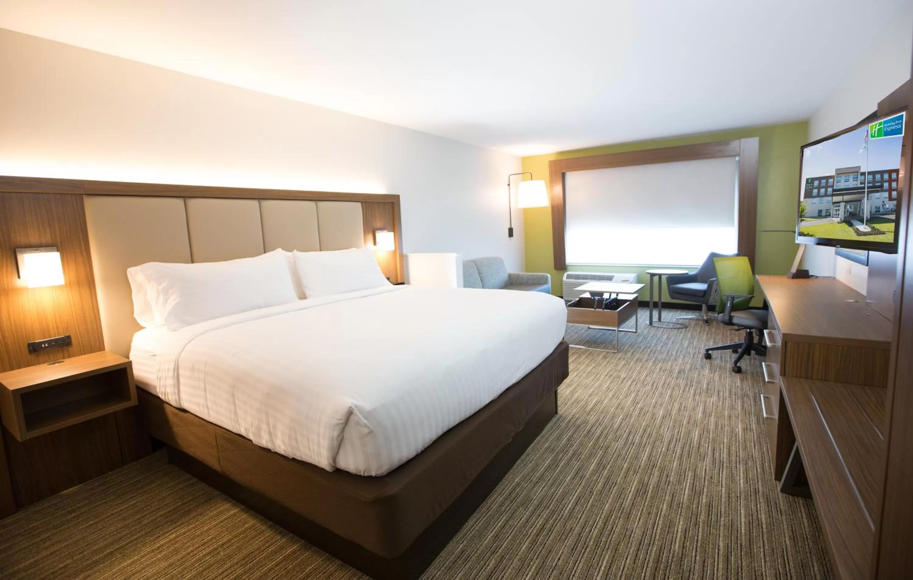 King Suite - Non-Smoking in Holiday Inn Express & Suites Nashville North - Springfield, an IHG Hotel