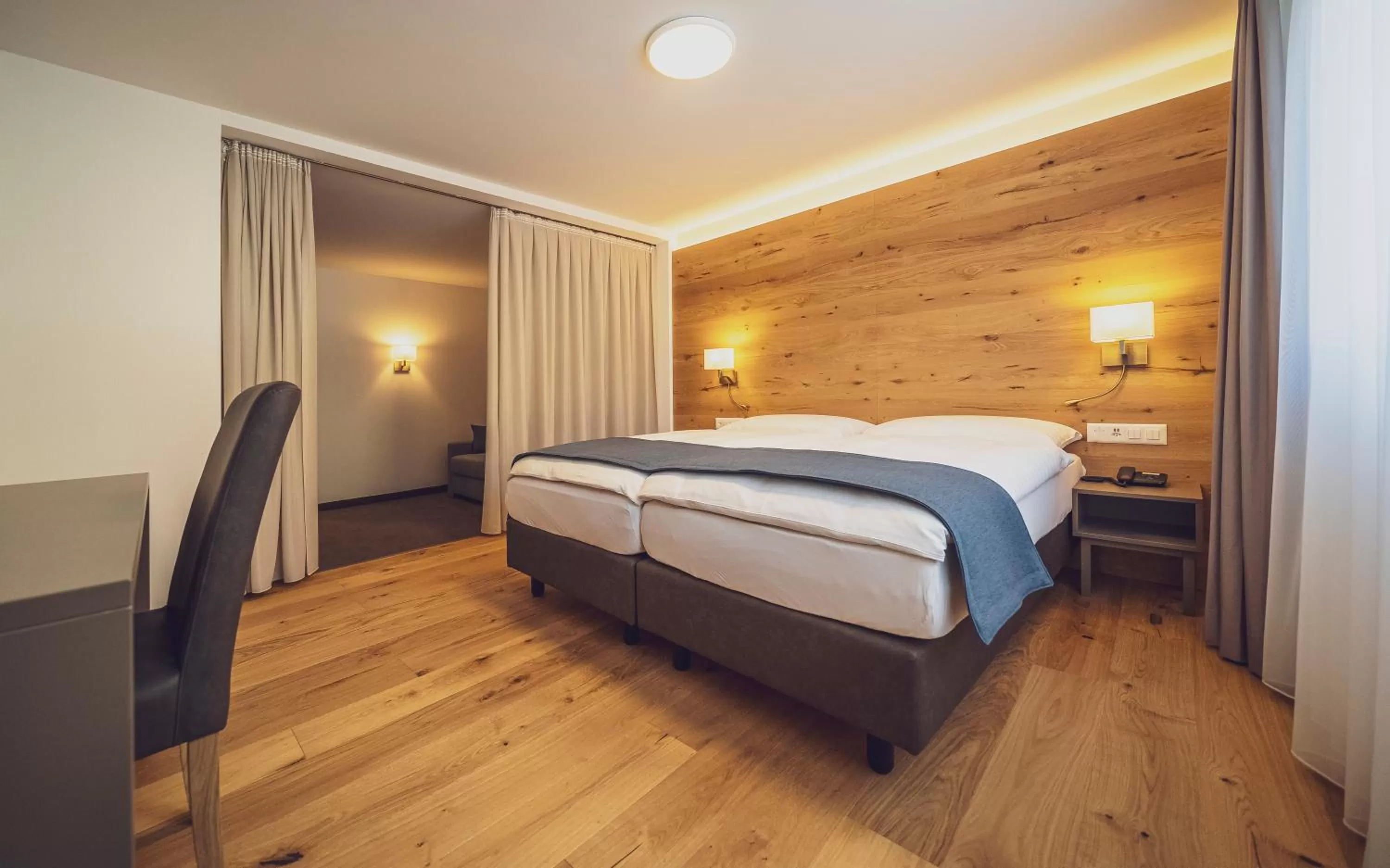 Living room, Bed in Hotel Strela by Mountain Hotels