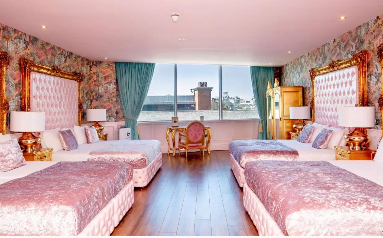 Bedroom, Bed in The Shankly Hotel