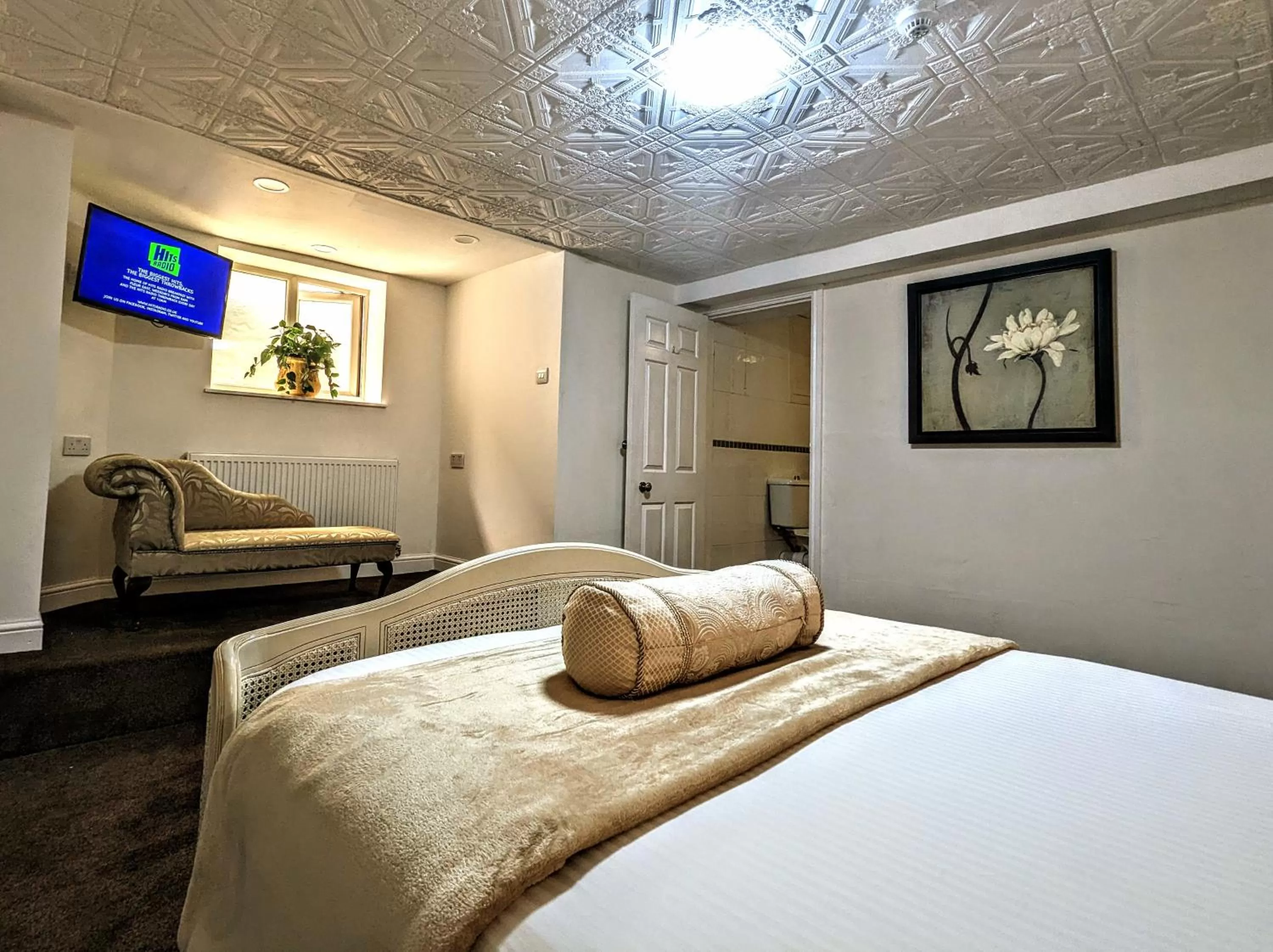 Photo of the whole room, Bed in Brookside Hotel & Restaurant ,Suitable for Solo Travelers Couples Educational Groups & Families welcome