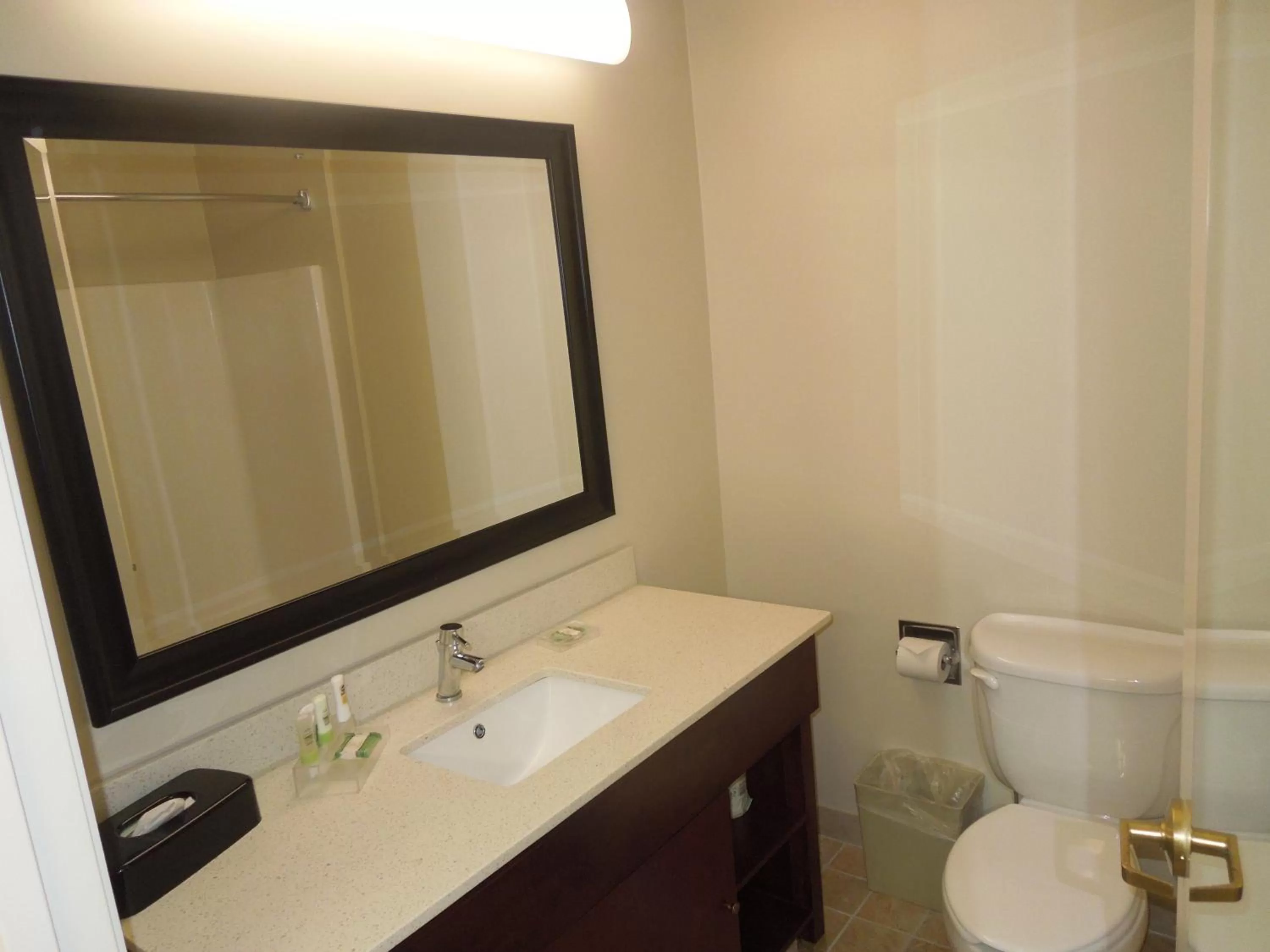 King Room - Non-Smoking in Country Inn & Suites by Radisson, Bel Air-Aberdeen, MD