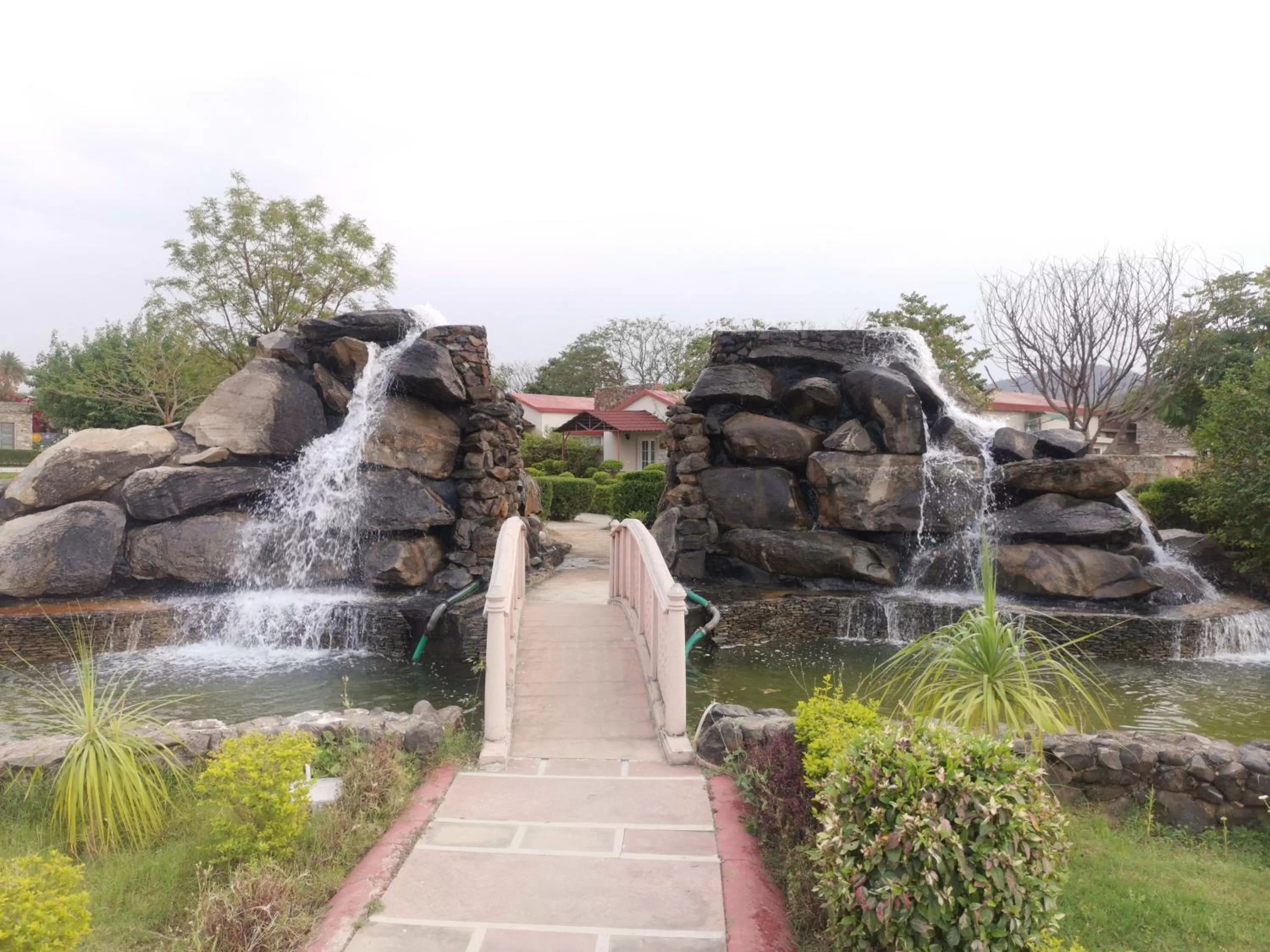 Area and facilities in Astroport Sariska Treetop by Eight Continents