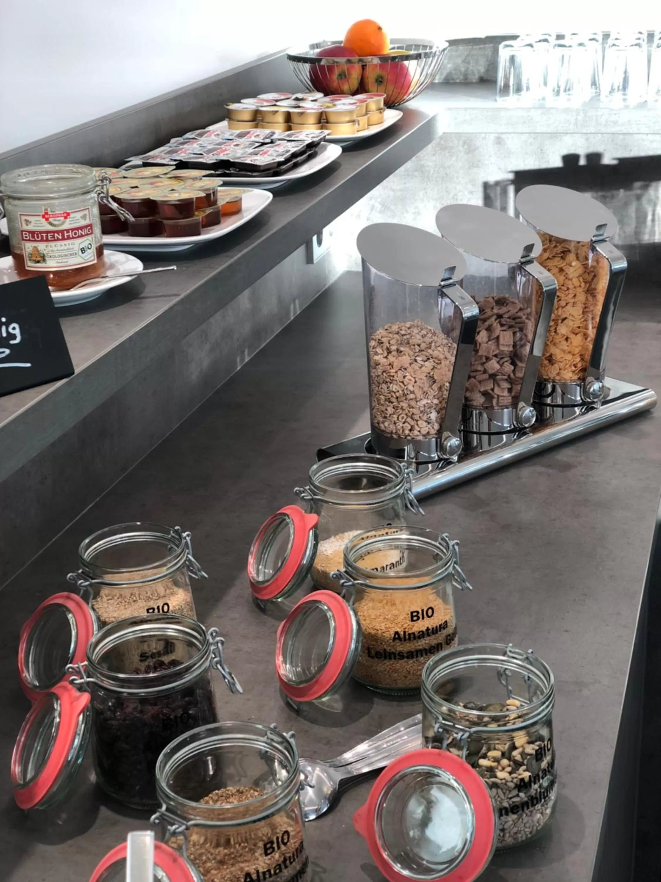 Food and drinks in Fairotel