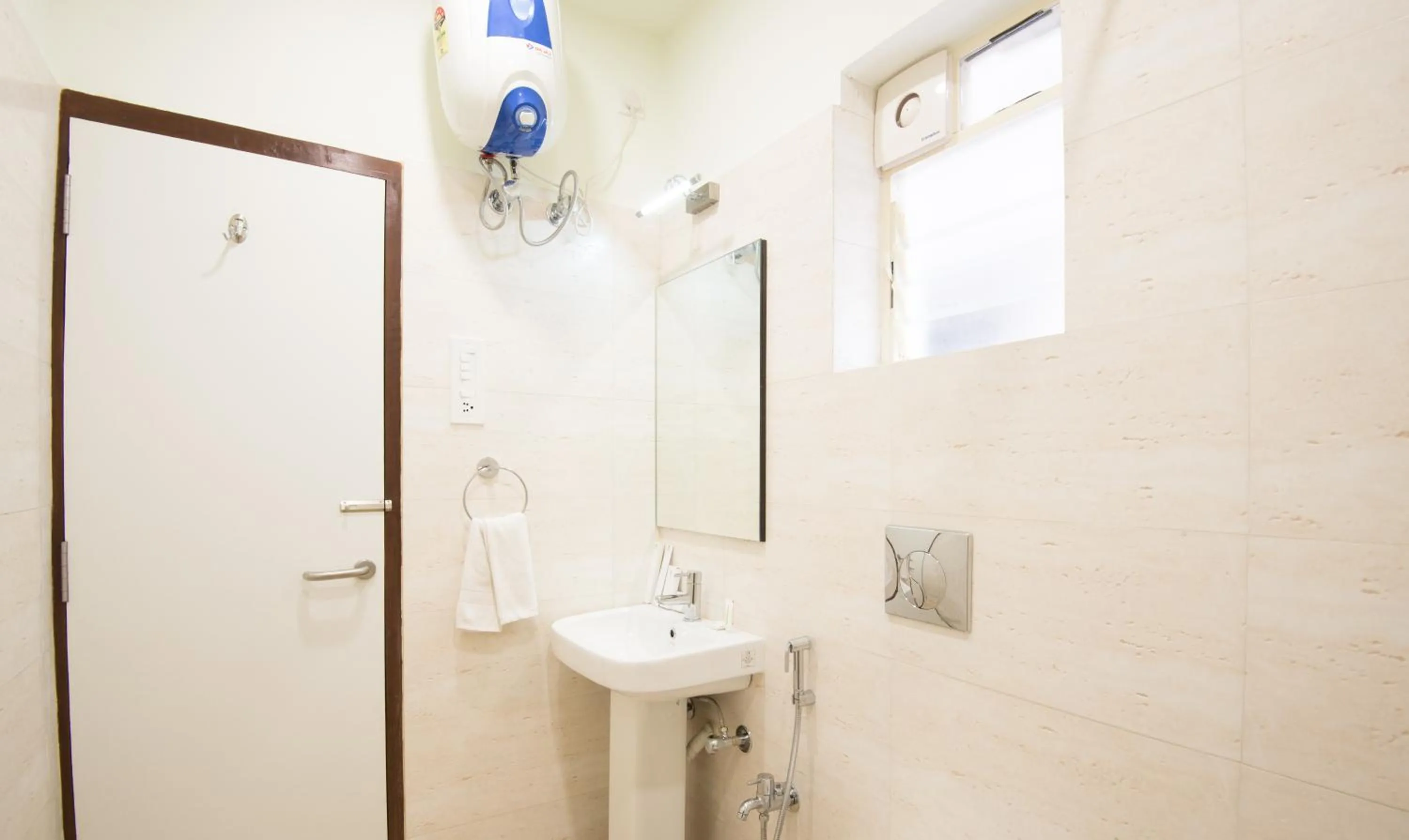 Bathroom in Treebo King'S Court Chandrasekharpur