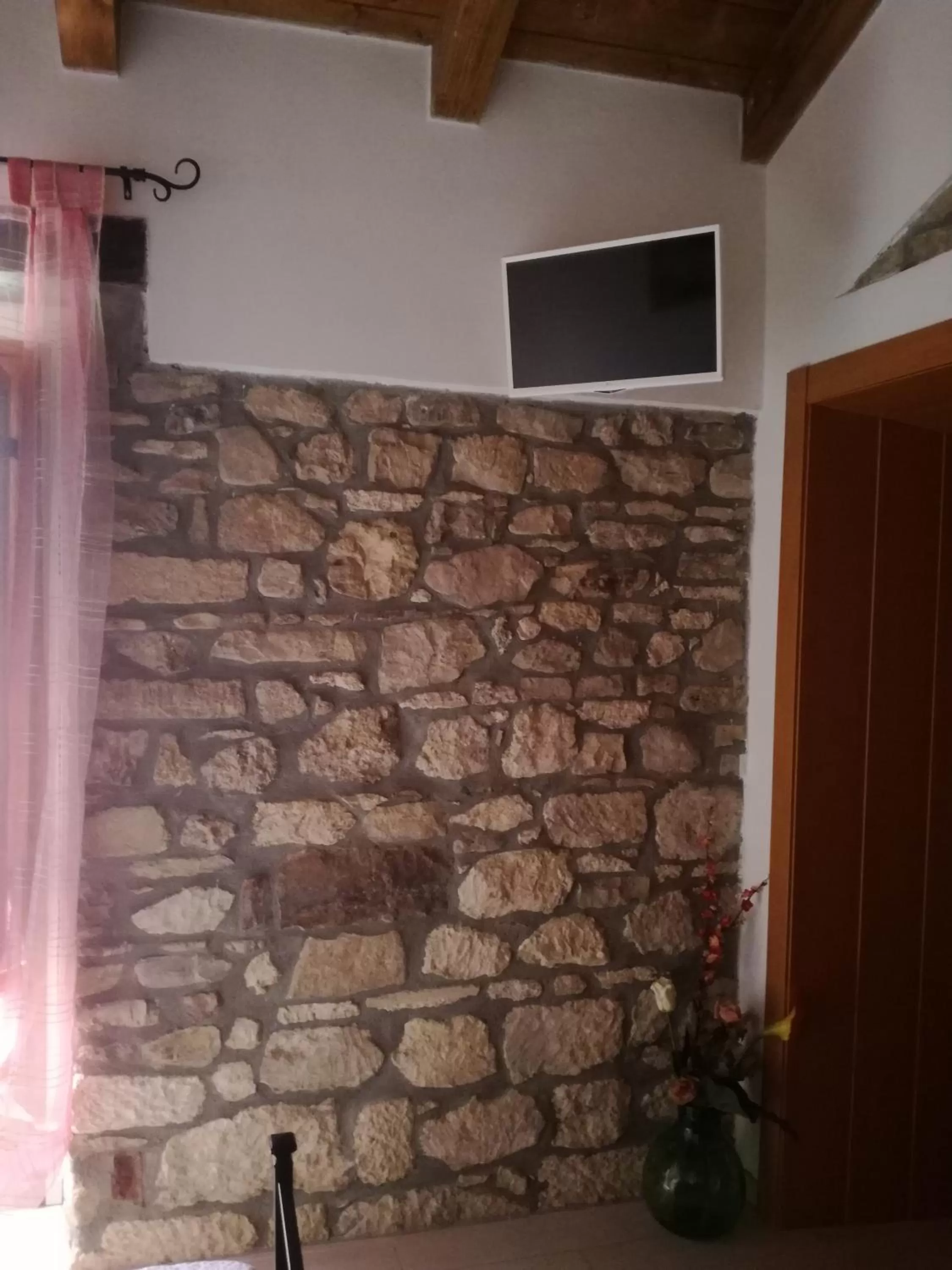 Photo of the whole room in B&B Pozzo Innamorato