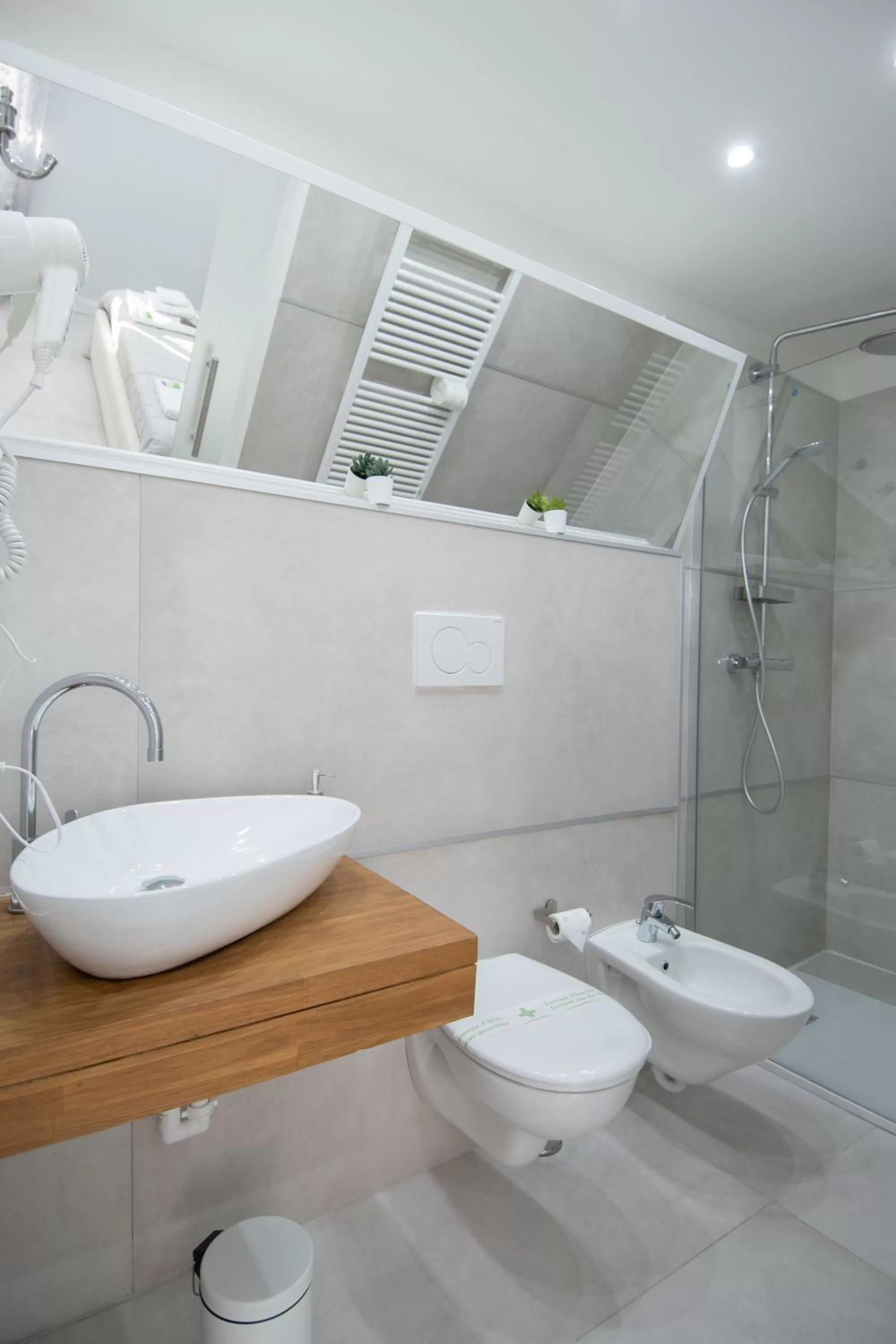 Bathroom in Klemi, rooms in old town