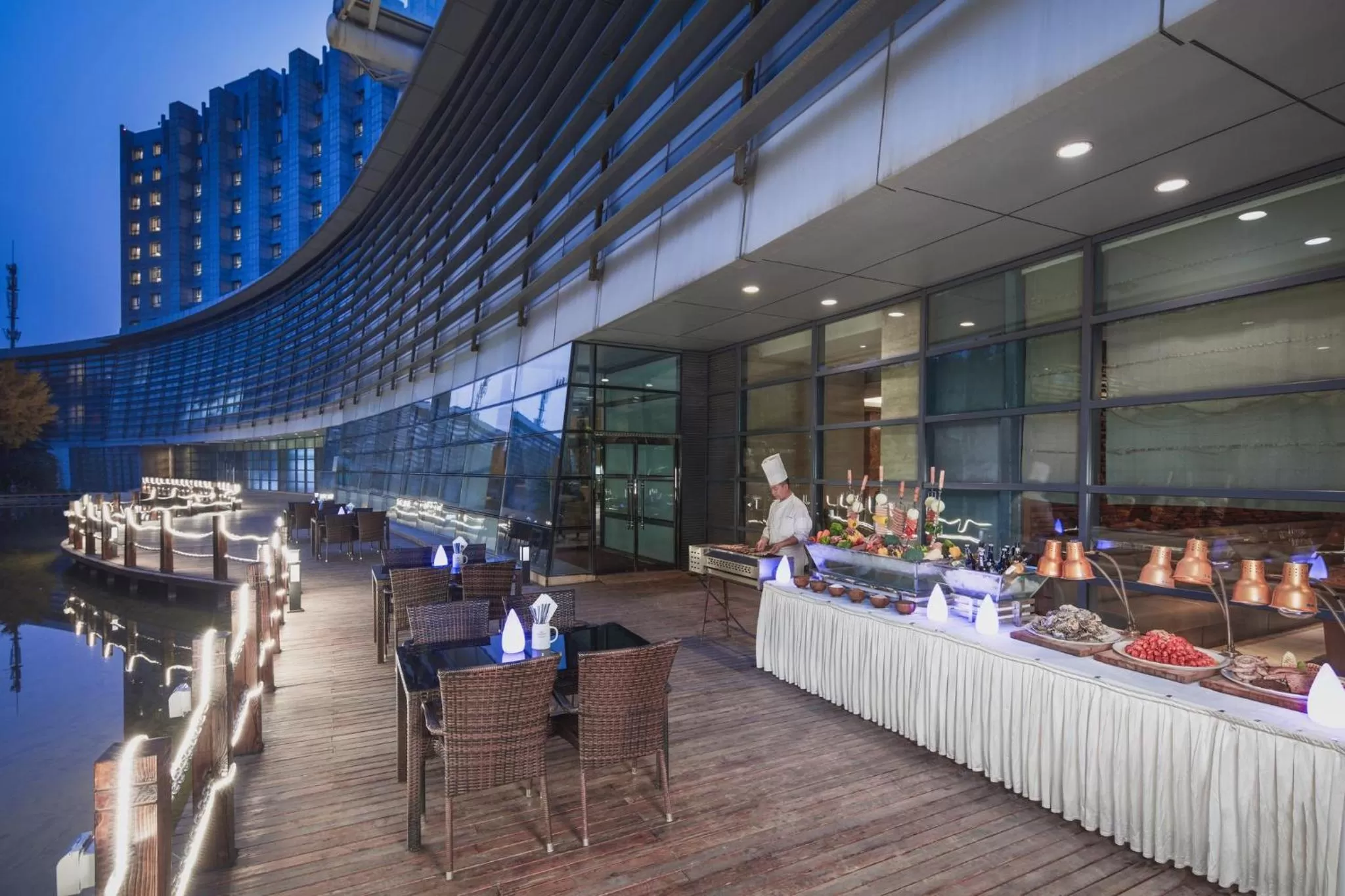 Restaurant/places to eat in Crowne Plaza Beijing International Airport by IHG