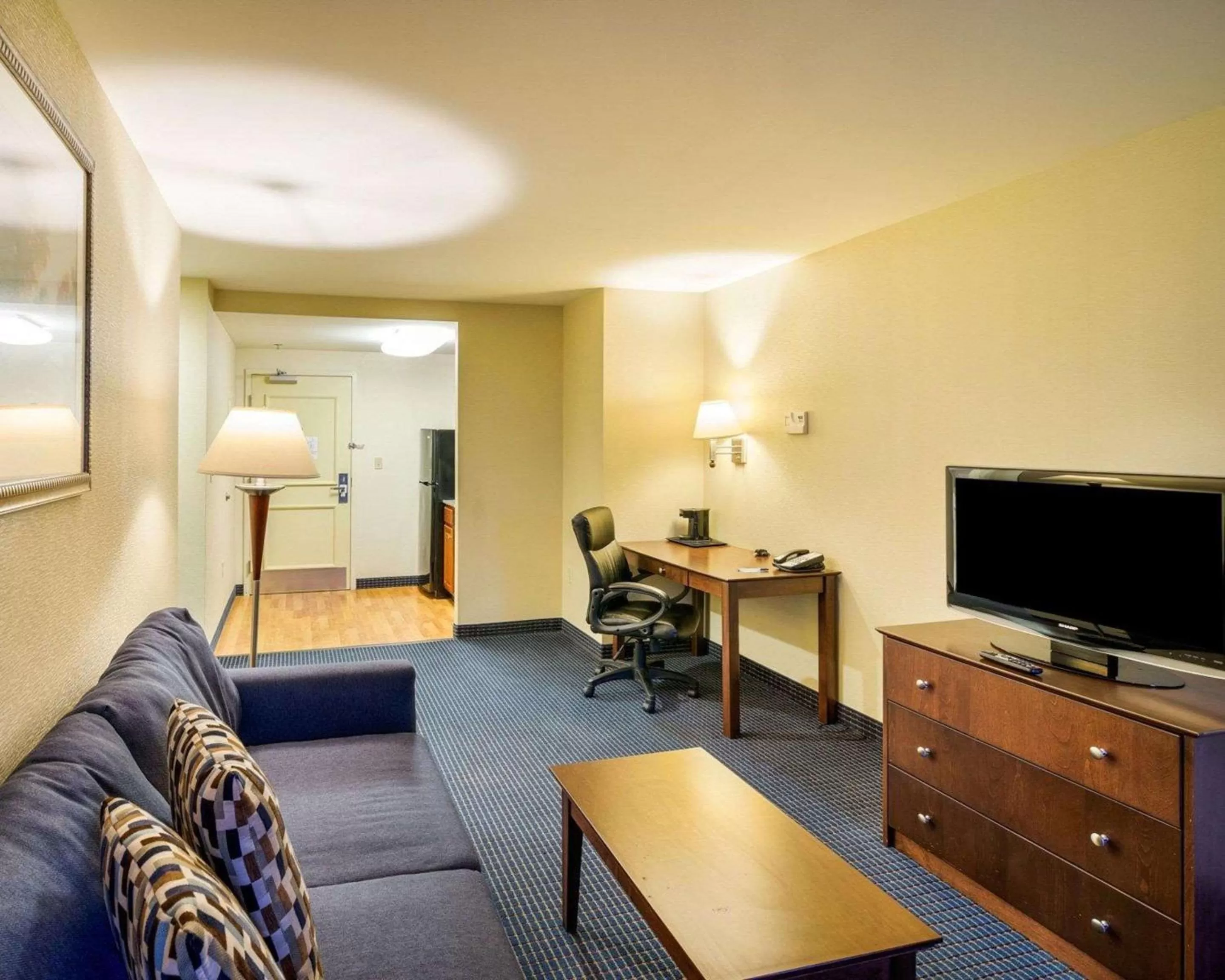 Photo of the whole room in Mainstay Suites Dover