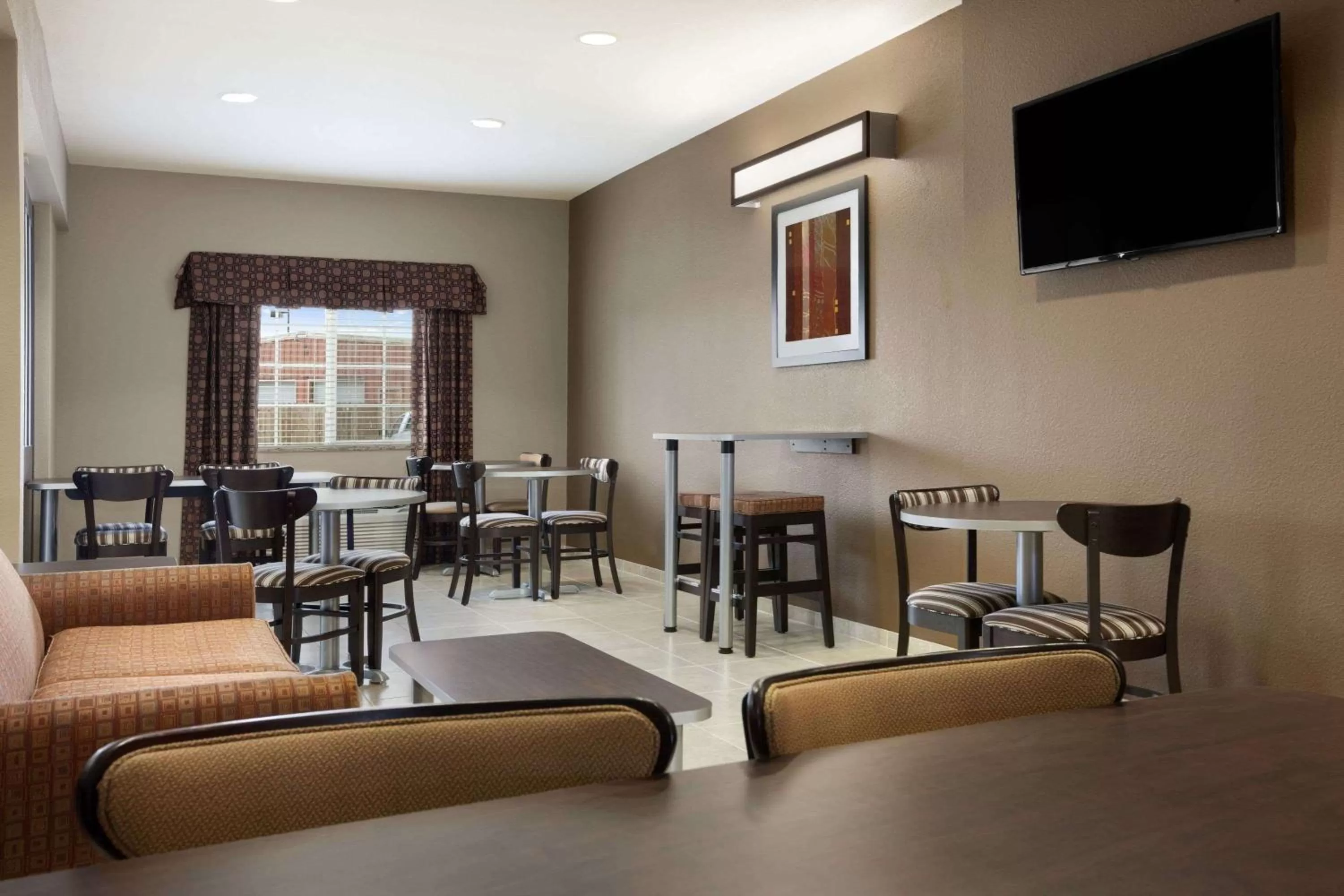 Lobby or reception in Microtel Inn & Suites by Wyndham Kenedy Karnes City