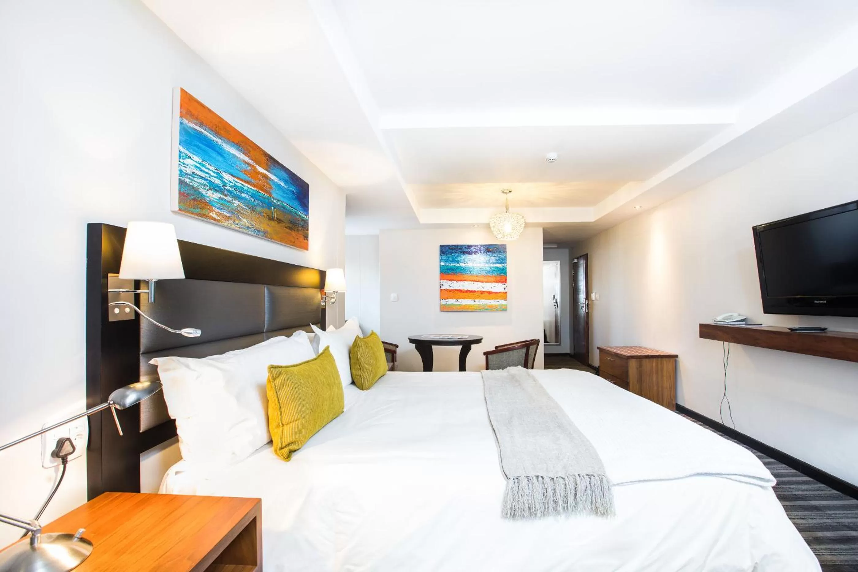 TV and multimedia, Bed in Premier Hotel Cape Town