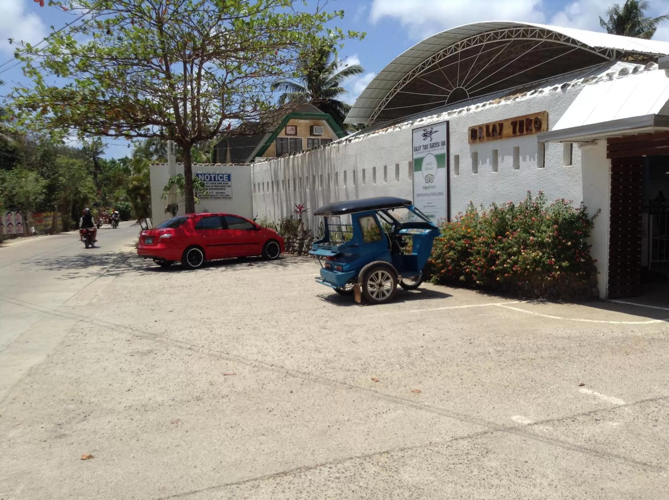 Area and facilities in Balay Tuko Garden Inn